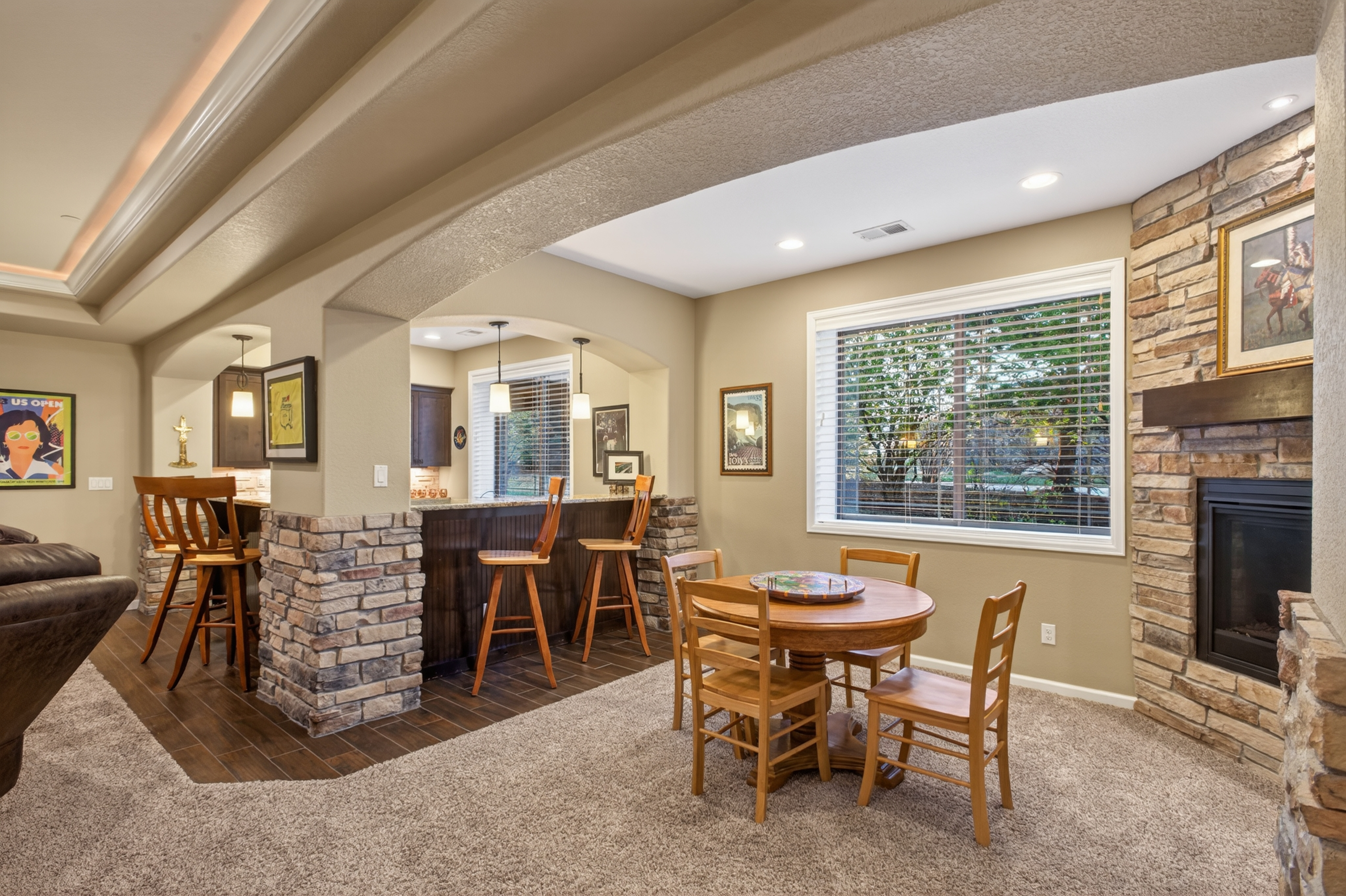  Cul-de-Sac Gem in Gated CPV: Gourmet Kitchen & Main-Level Primary Suite - 物件實景