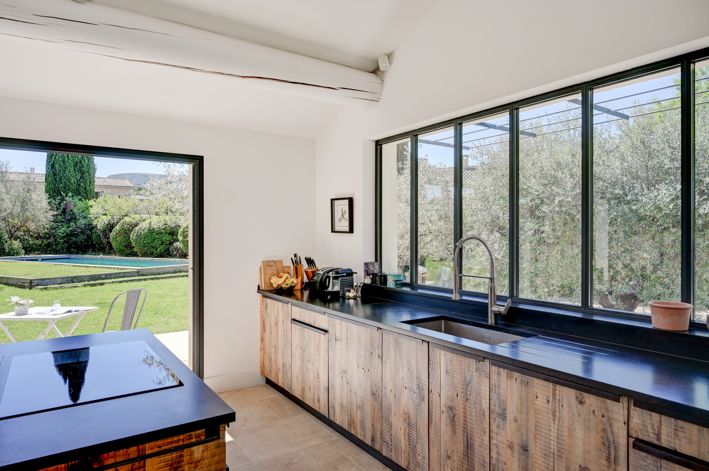  Exclusive. Rare in Eygalières, beautiful renovated house in the village center … - 物件實景