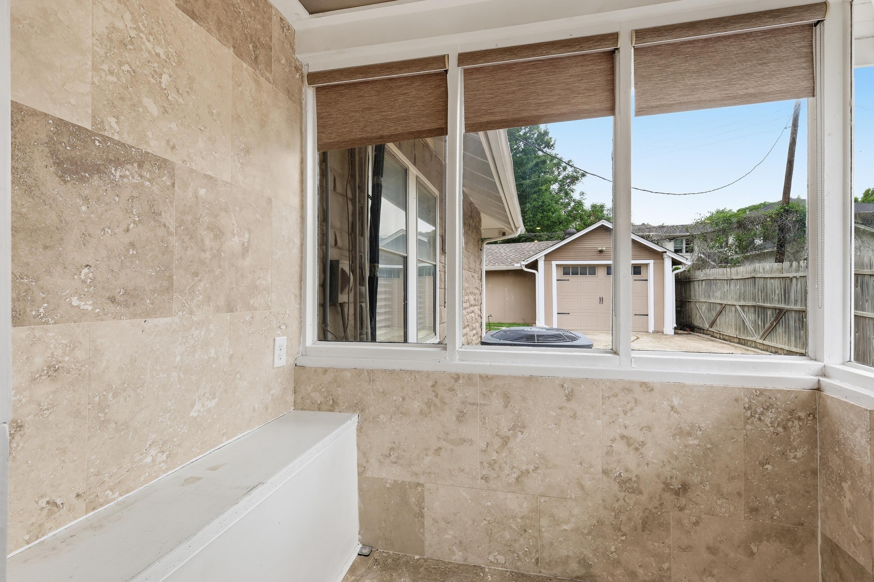  1300 Buck Avenue, Fort Worth, TX, 76110 - 物件實景