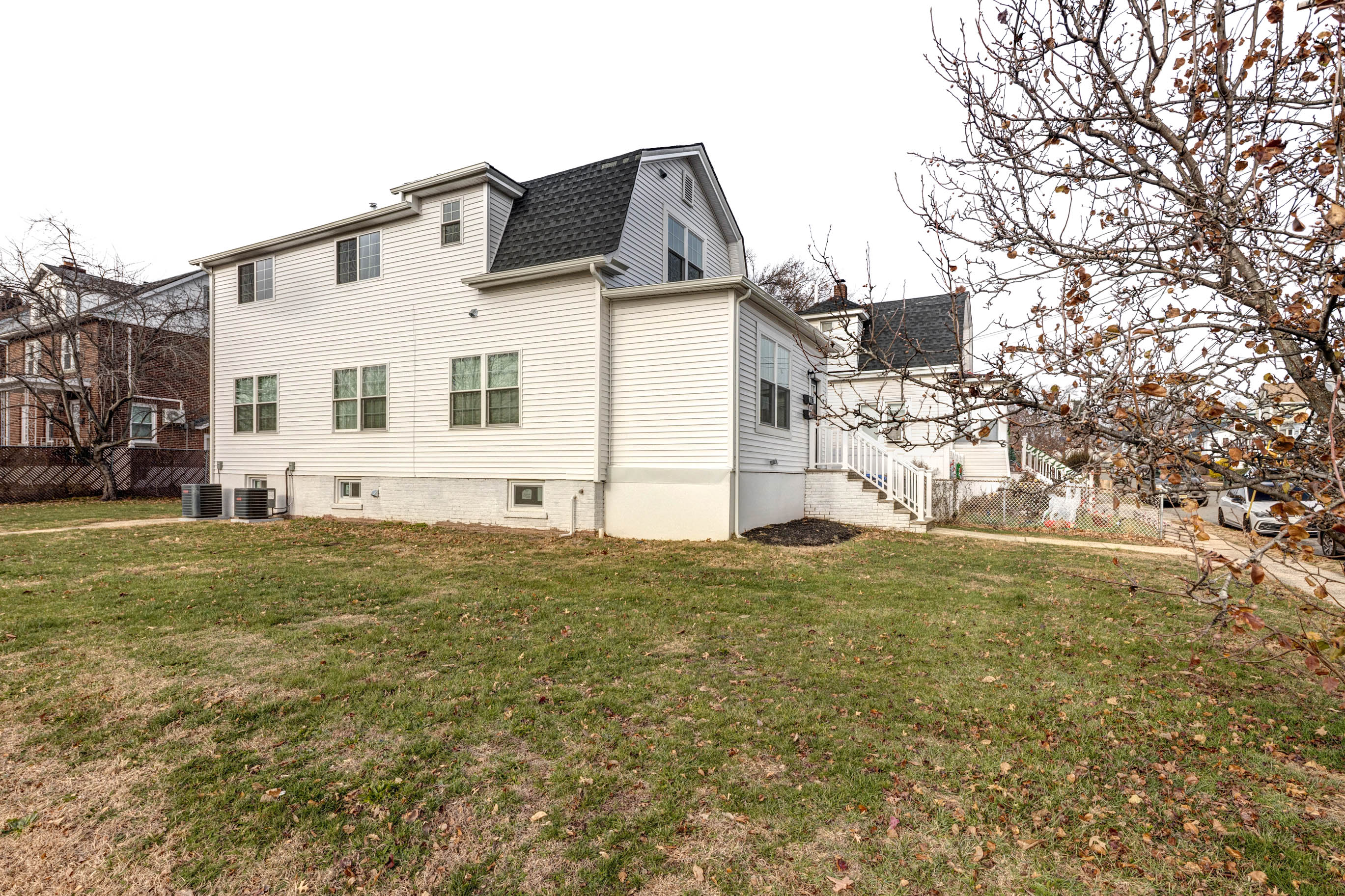 Fords, New Jersey, 08863, United States, 5 Bedrooms Bedrooms, ,2 BathroomsBathrooms,Residential,For Sale,2005682