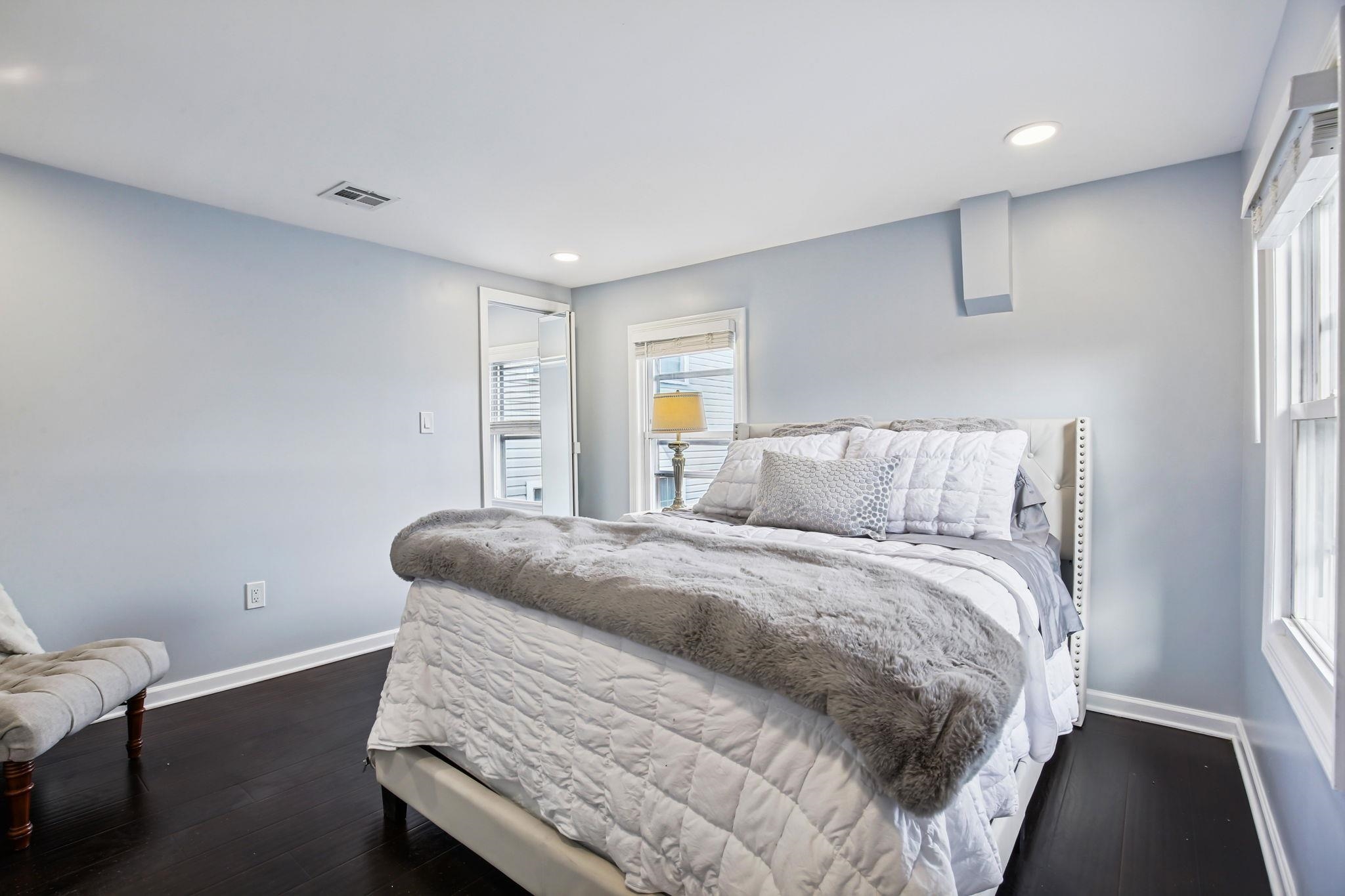 Bayonne, New Jersey, 07002, United States, 3 Bedrooms Bedrooms, ,2 BathroomsBathrooms,Residential,For Sale,2008211