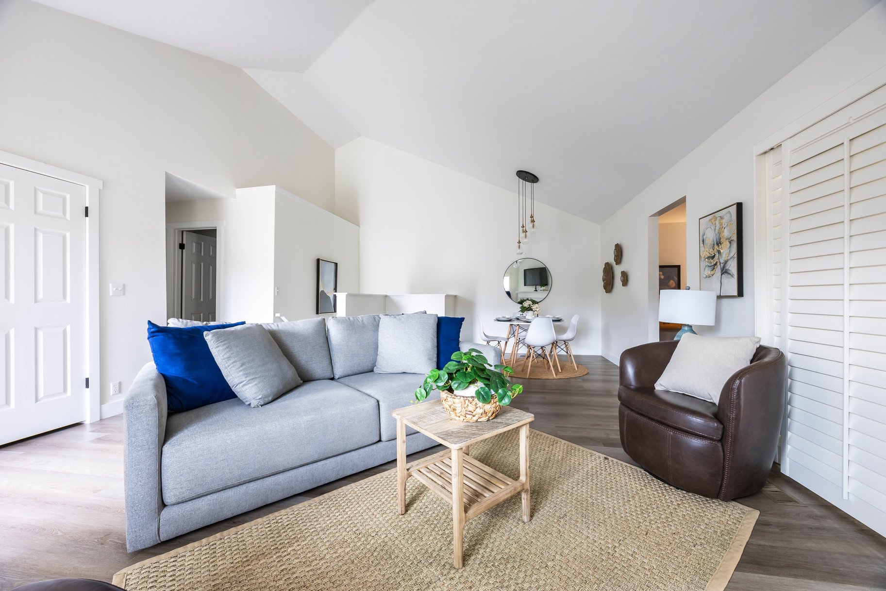  Rarely Available Harvest Lane Rambler Main-Level Living - 物件實景