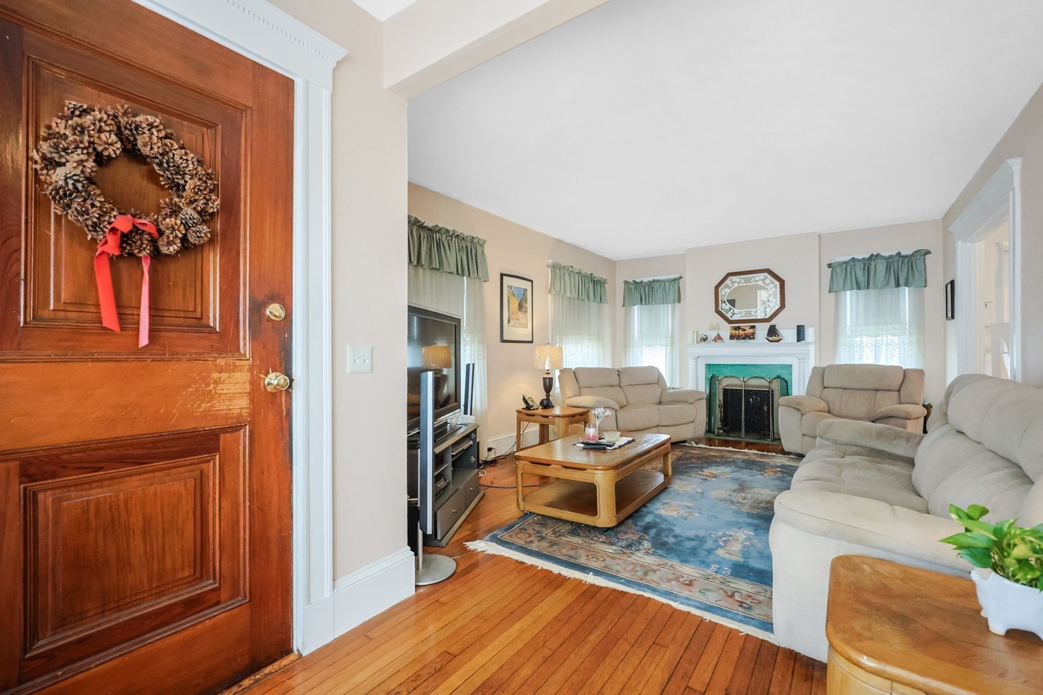 Winthrop, Massachusetts, 02152, United States, 5 Bedrooms Bedrooms, ,3 BathroomsBathrooms,Residential,For Sale,1980794