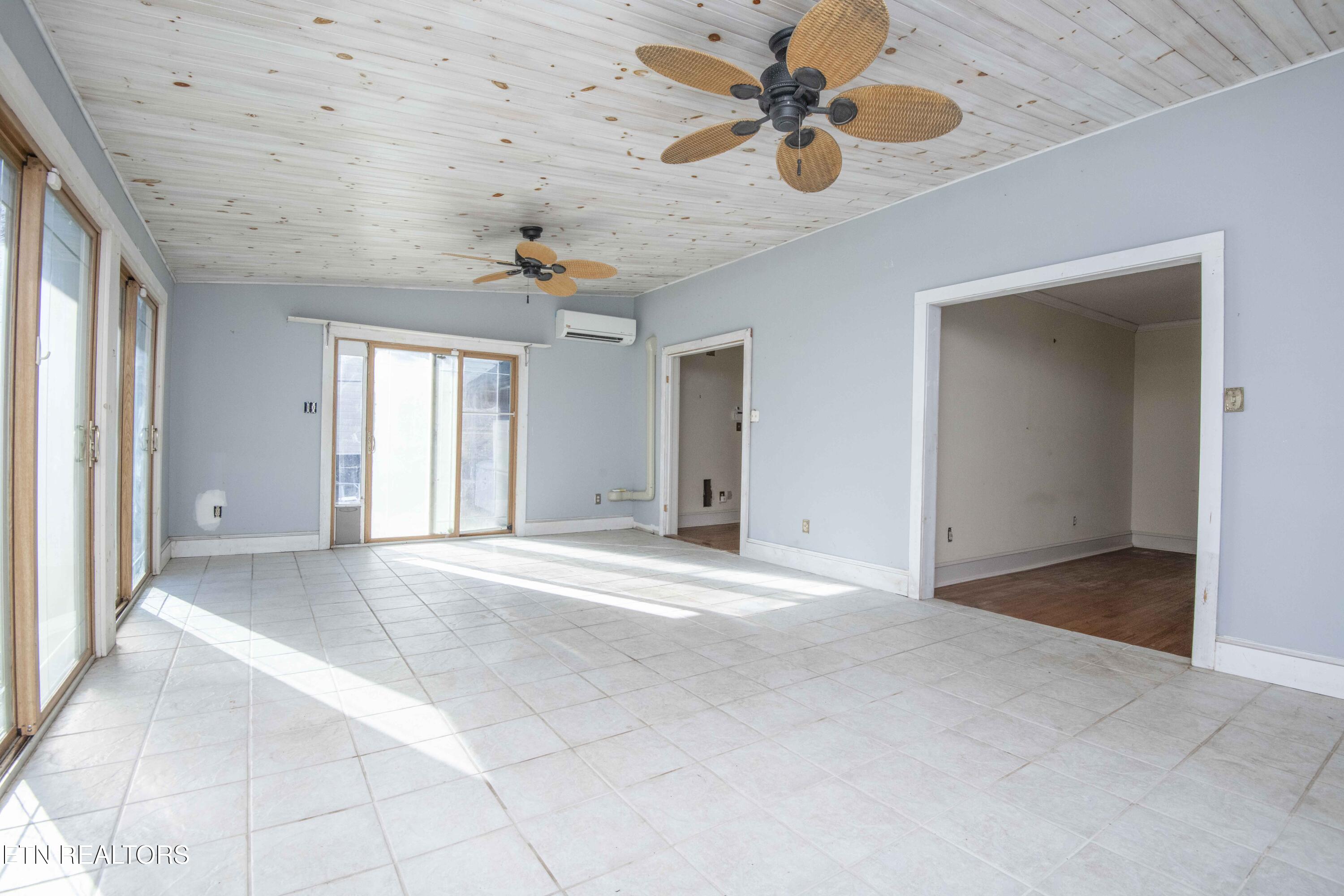 Rockford, Tennessee, 37853, United States, 3 Bedrooms Bedrooms, ,3 BathroomsBathrooms,Residential,For Sale,1984254