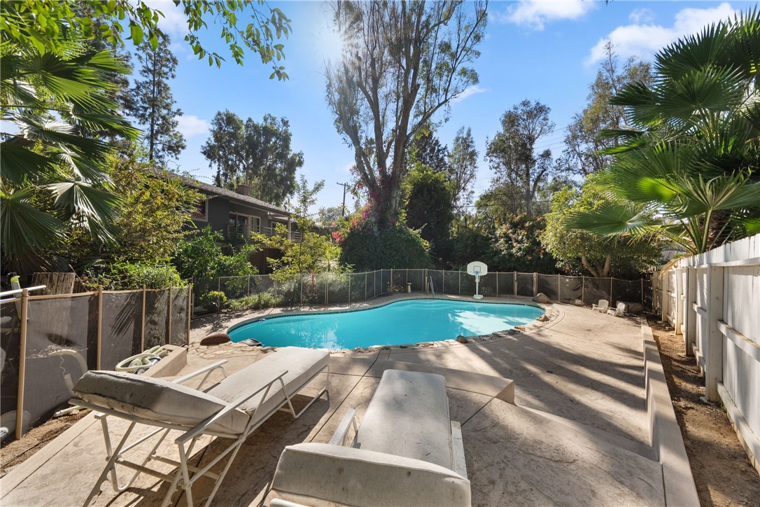 Riverside, California, 92506, United States, 3 Bedrooms Bedrooms, ,1 BathroomBathrooms,Residential,For Sale,1988084