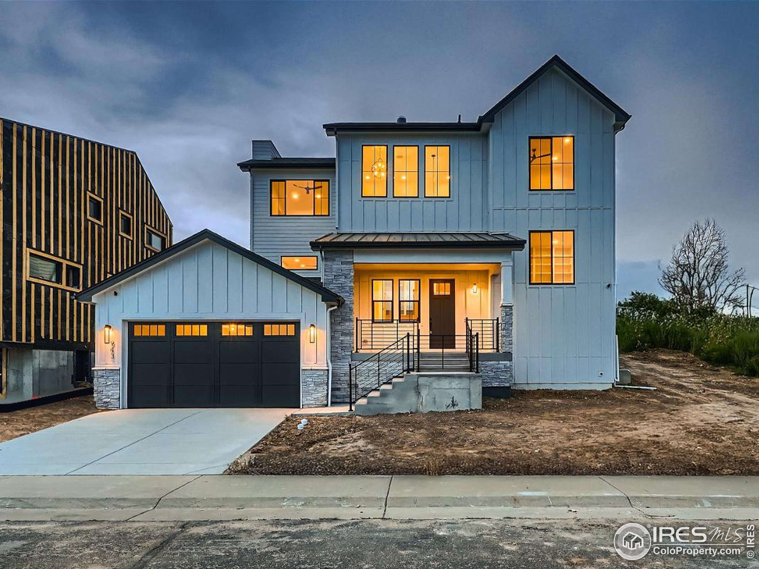 Louisville, Colorado, 80027, United States, 4 Bedrooms Bedrooms, ,3 BathroomsBathrooms,Residential,For Sale,1818293