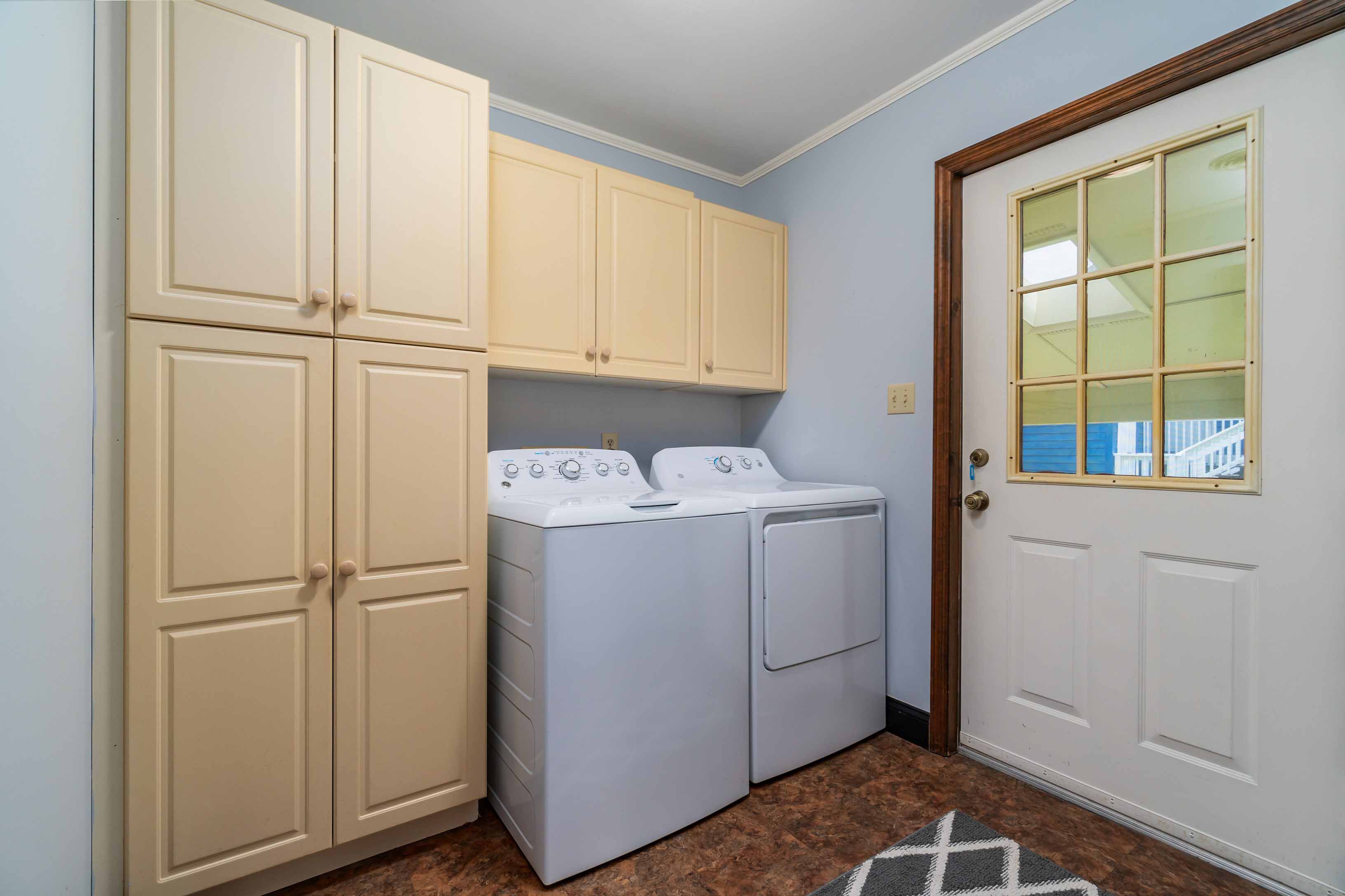 Oriental, North Carolina, 28571, United States, 2 Bedrooms Bedrooms, ,3 BathroomsBathrooms,Residential,For Sale,1943543