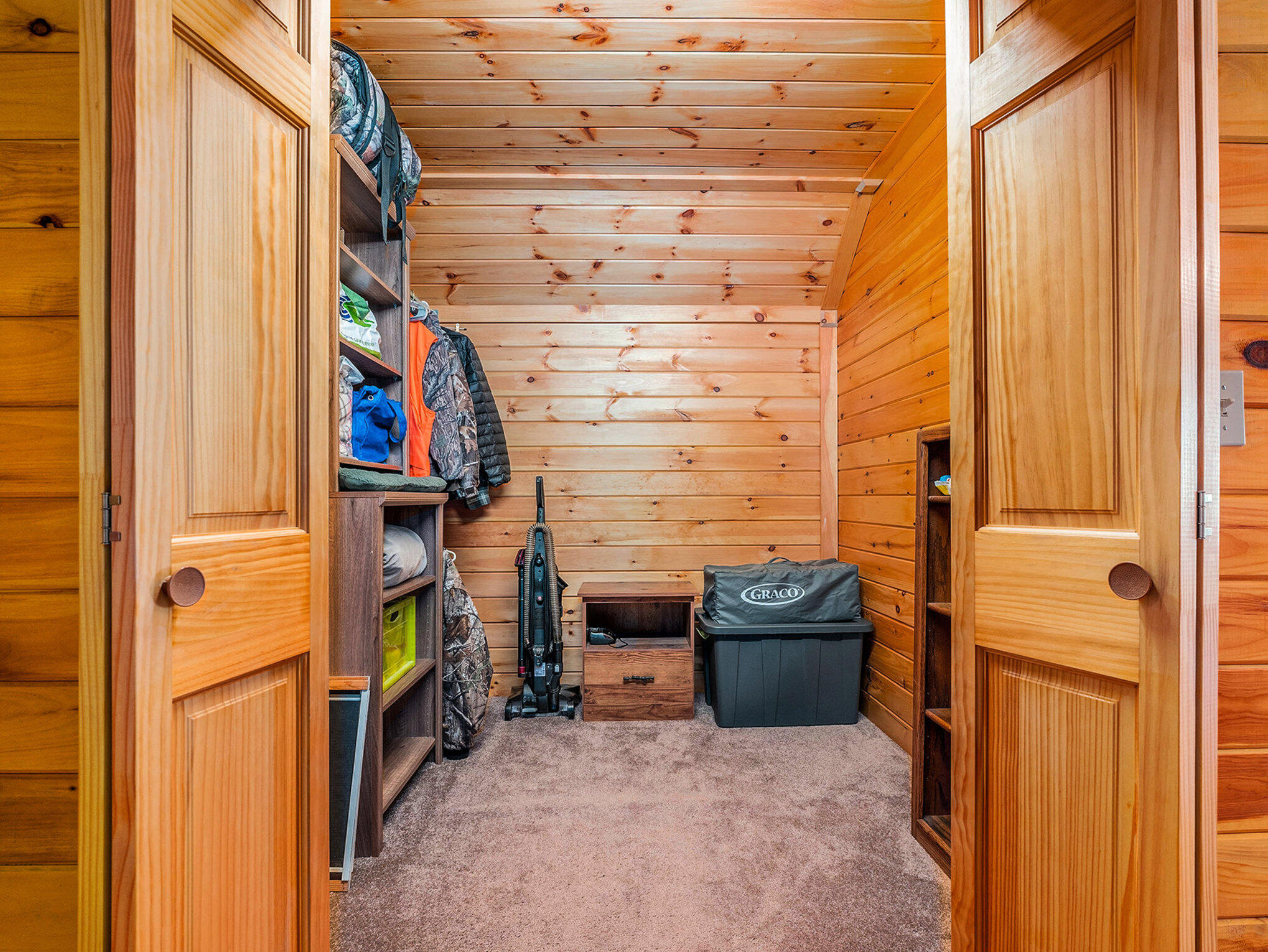 Manistee, Michigan, 49660, United States, 2 Bedrooms Bedrooms, ,2 BathroomsBathrooms,Residential,For Sale,1896192