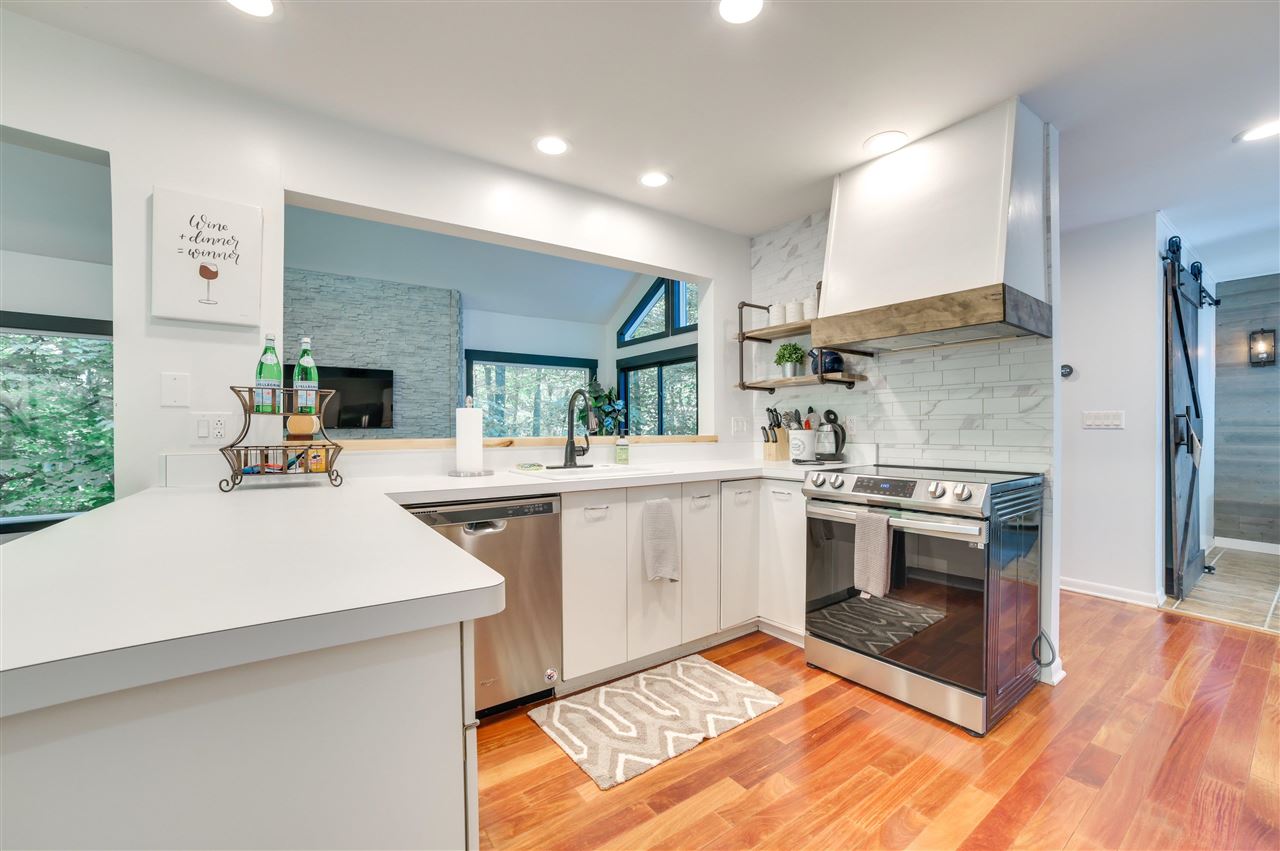 Harbor Springs, Michigan, 49740, United States, 3 Bedrooms Bedrooms, ,4 BathroomsBathrooms,Residential,For Sale,1954810