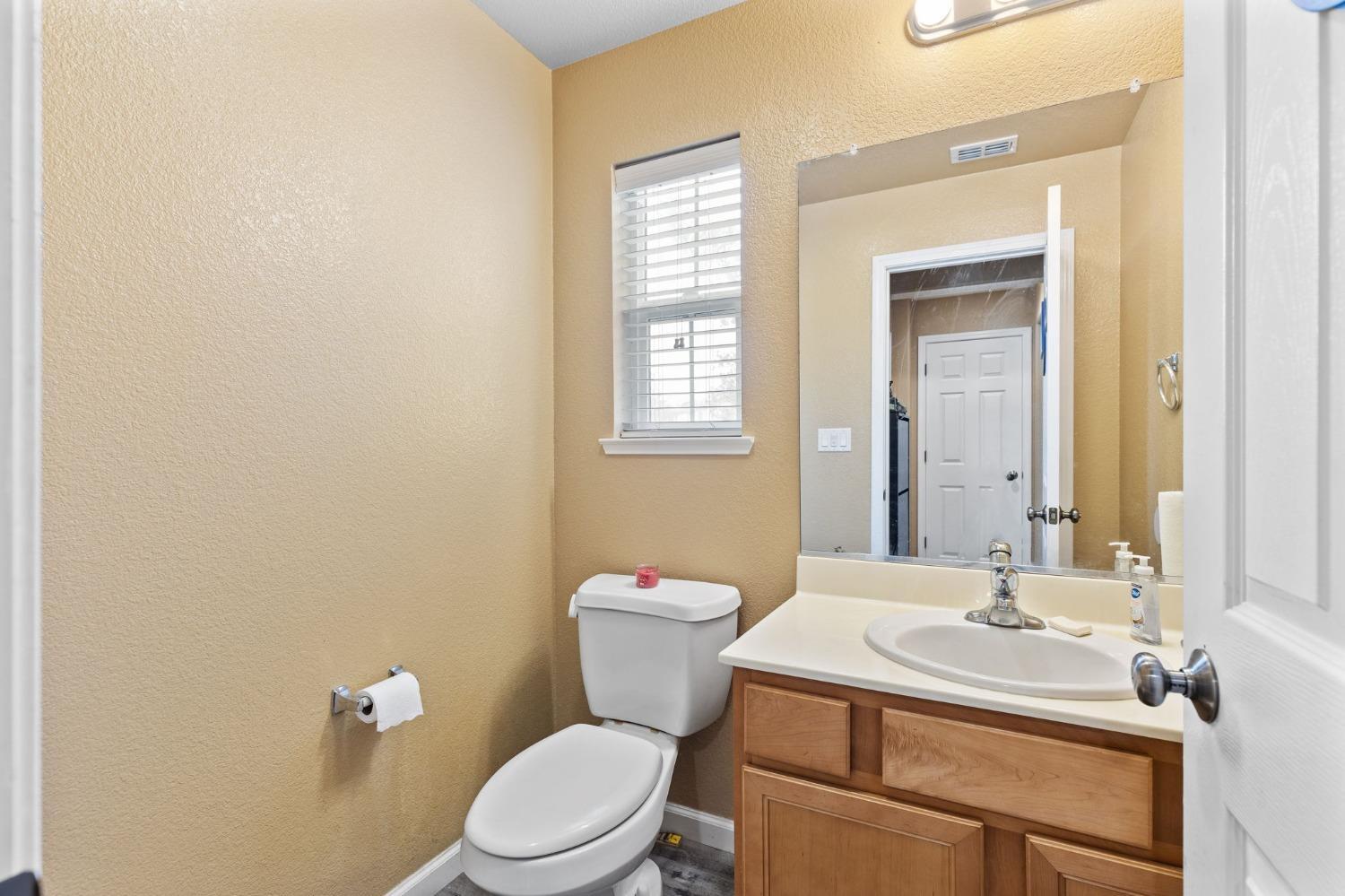 Woodland, California, 95776, United States, 3 Bedrooms Bedrooms, ,3 BathroomsBathrooms,Residential,For Sale,1910654
