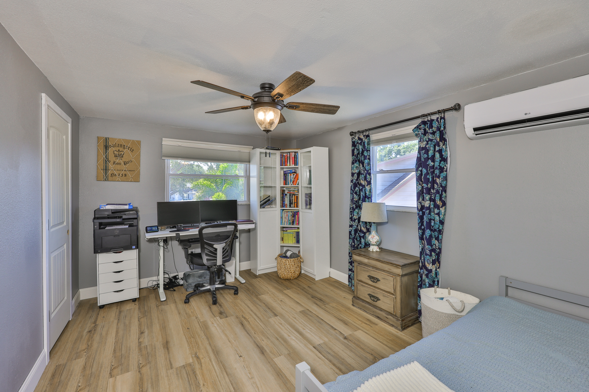 Seminole, Florida, 33772, United States, 3 Bedrooms Bedrooms, ,2 BathroomsBathrooms,Residential,For Sale,1978971