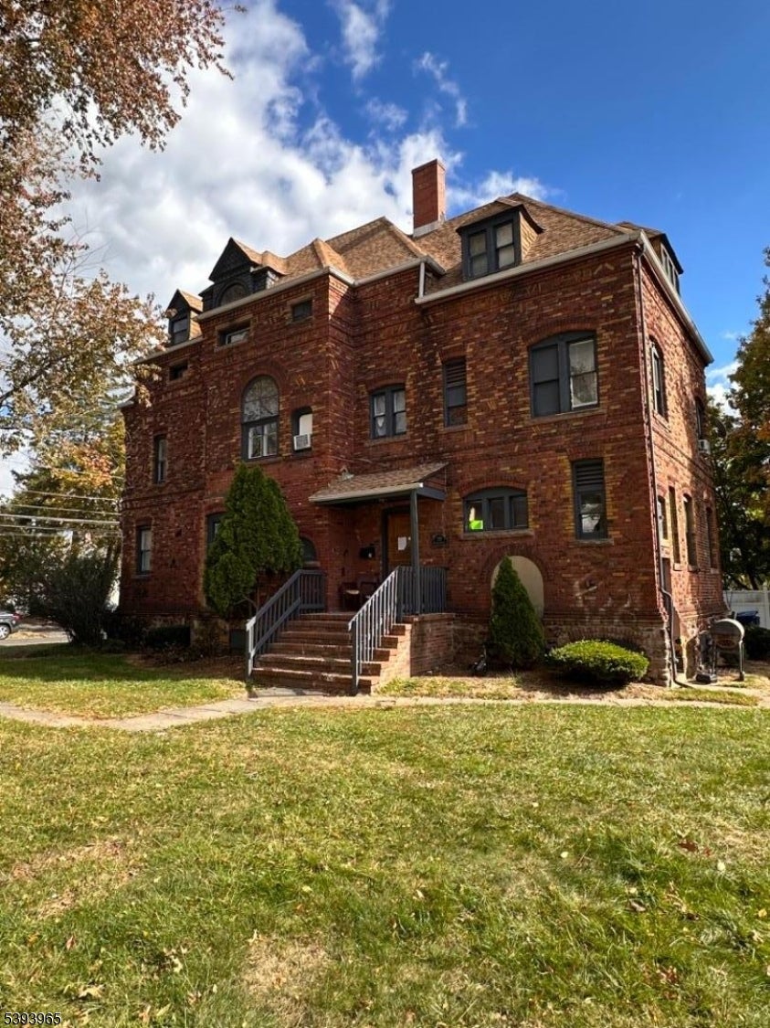 Plainfield City, New Jersey, 07060, United States, 7 Bedrooms Bedrooms, ,4 BathroomsBathrooms,Residential,For Sale,1975055