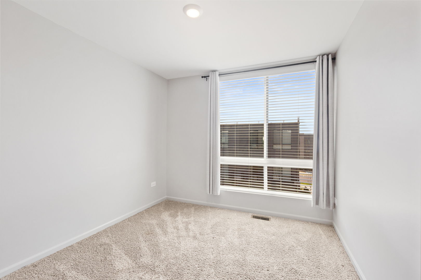 Schaumburg, Illinois, 60173, United States, 3 Bedrooms Bedrooms, ,3 BathroomsBathrooms,Residential,For Sale,1868457