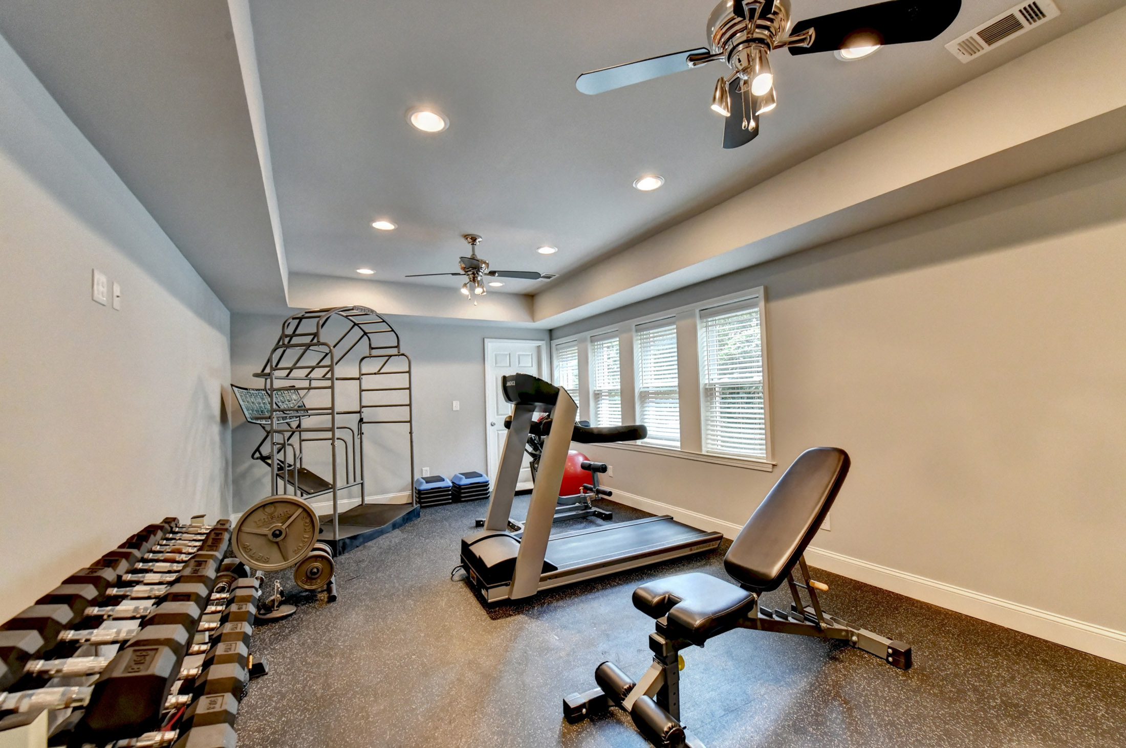  Stunning, Fully Renovated Glen Abbey Home Nestled in the Heart of Alpharetta - 物件實景