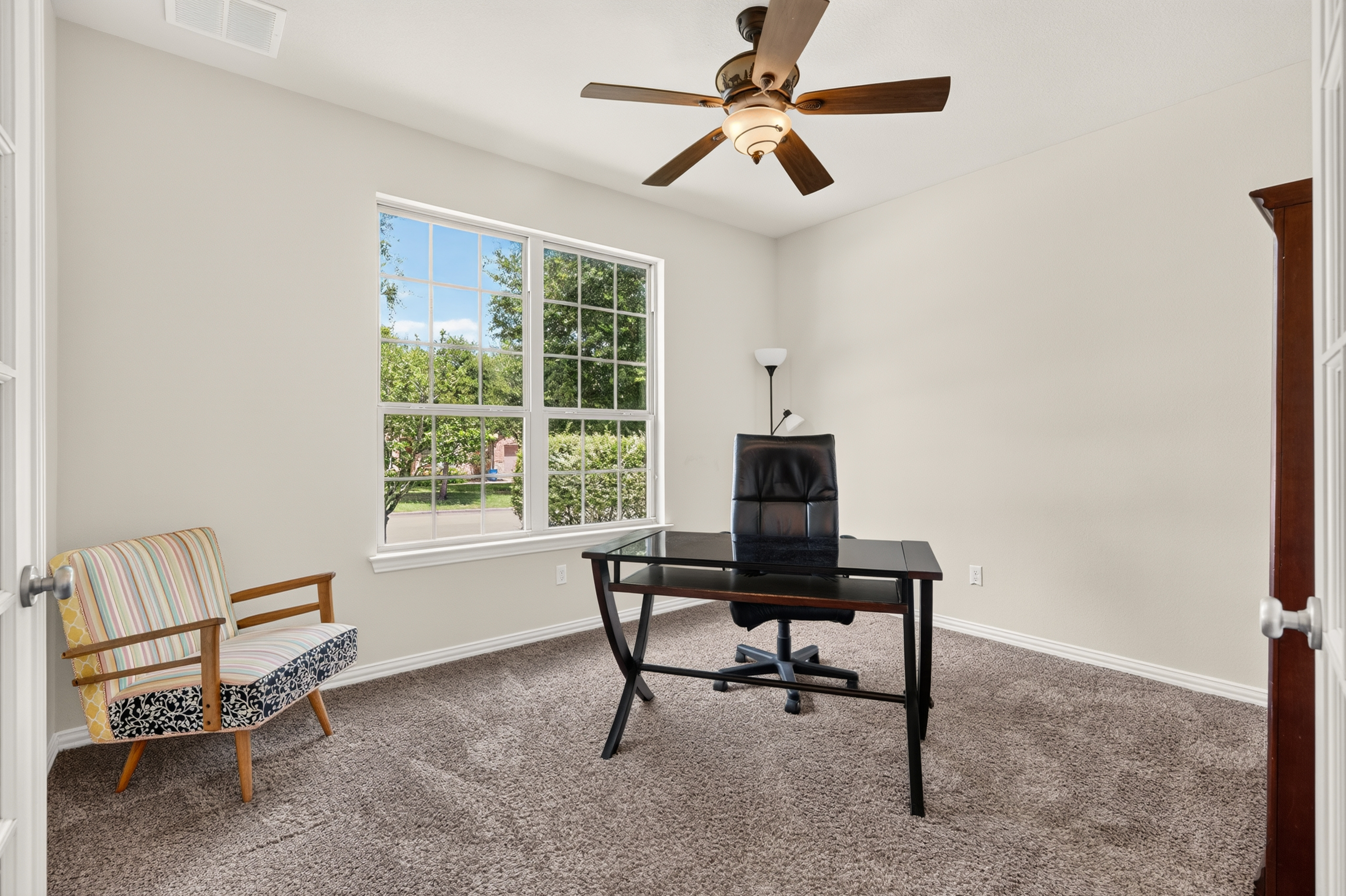  Masterfully Crafted Home in Belterra with Backyard Oasis - 物件實景