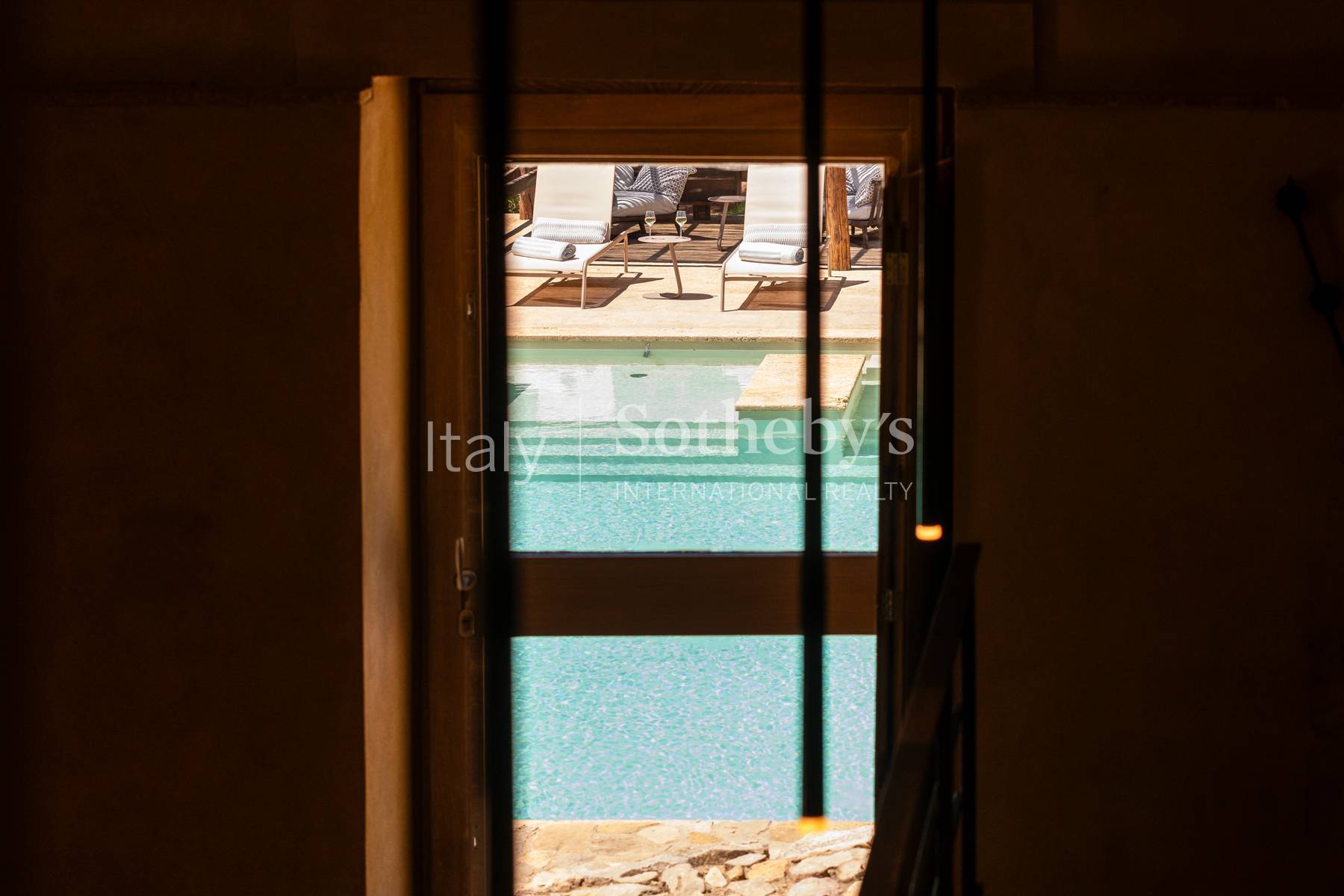  Old villa with swimming pool, dépendance, and private pine forest - 物件實景