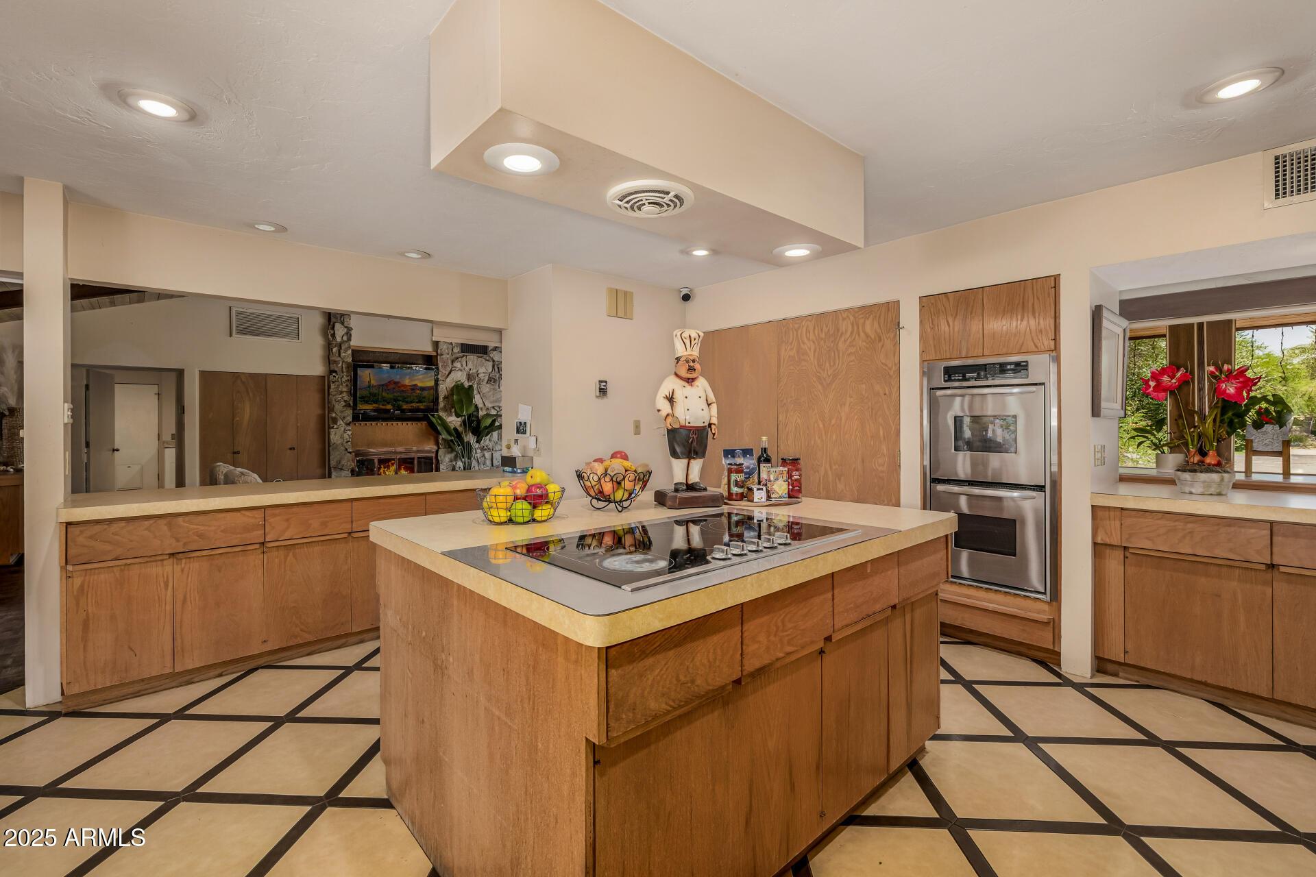 Paradise Valley, Arizona, 85253, United States, 4 Bedrooms Bedrooms, ,8 BathroomsBathrooms,Residential,For Sale,1914345