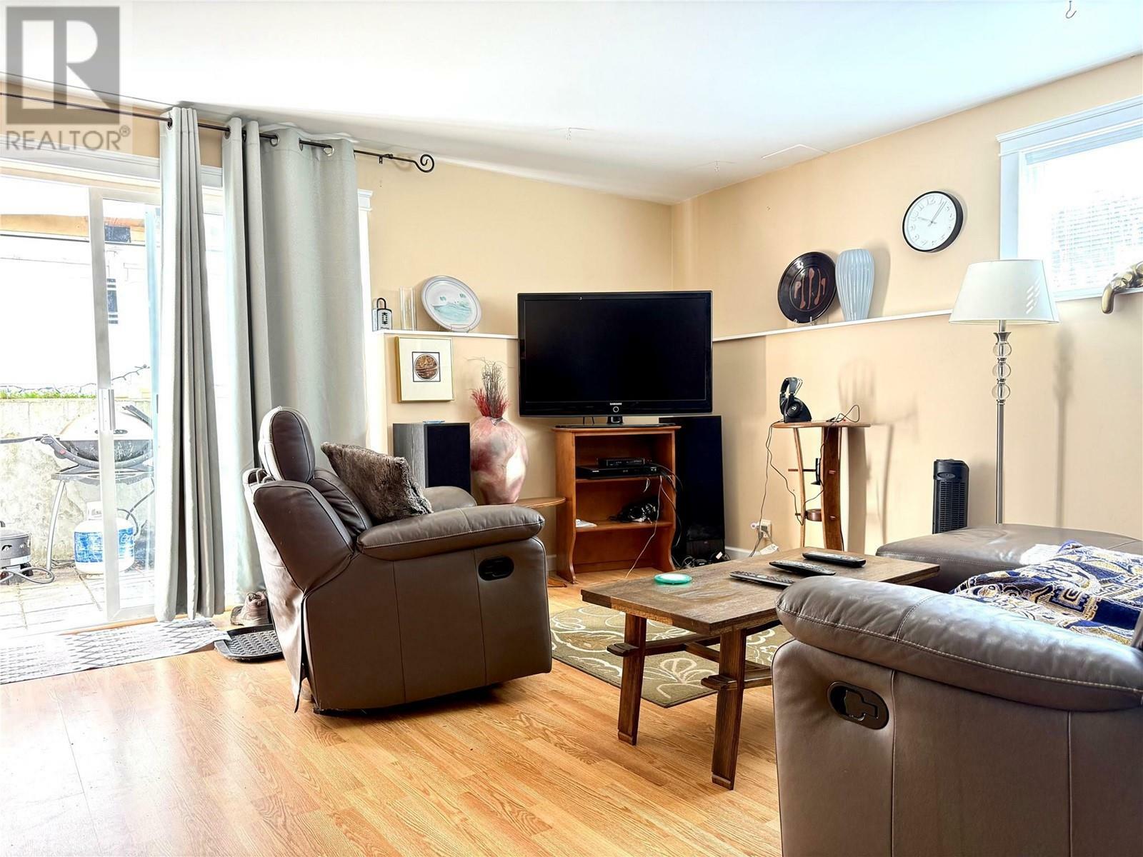 GRAND FORKS, British Columbia, V0H 1H0, CA, 5 Bedrooms Bedrooms, ,2 BathroomsBathrooms,Residential,For Sale,1837814
