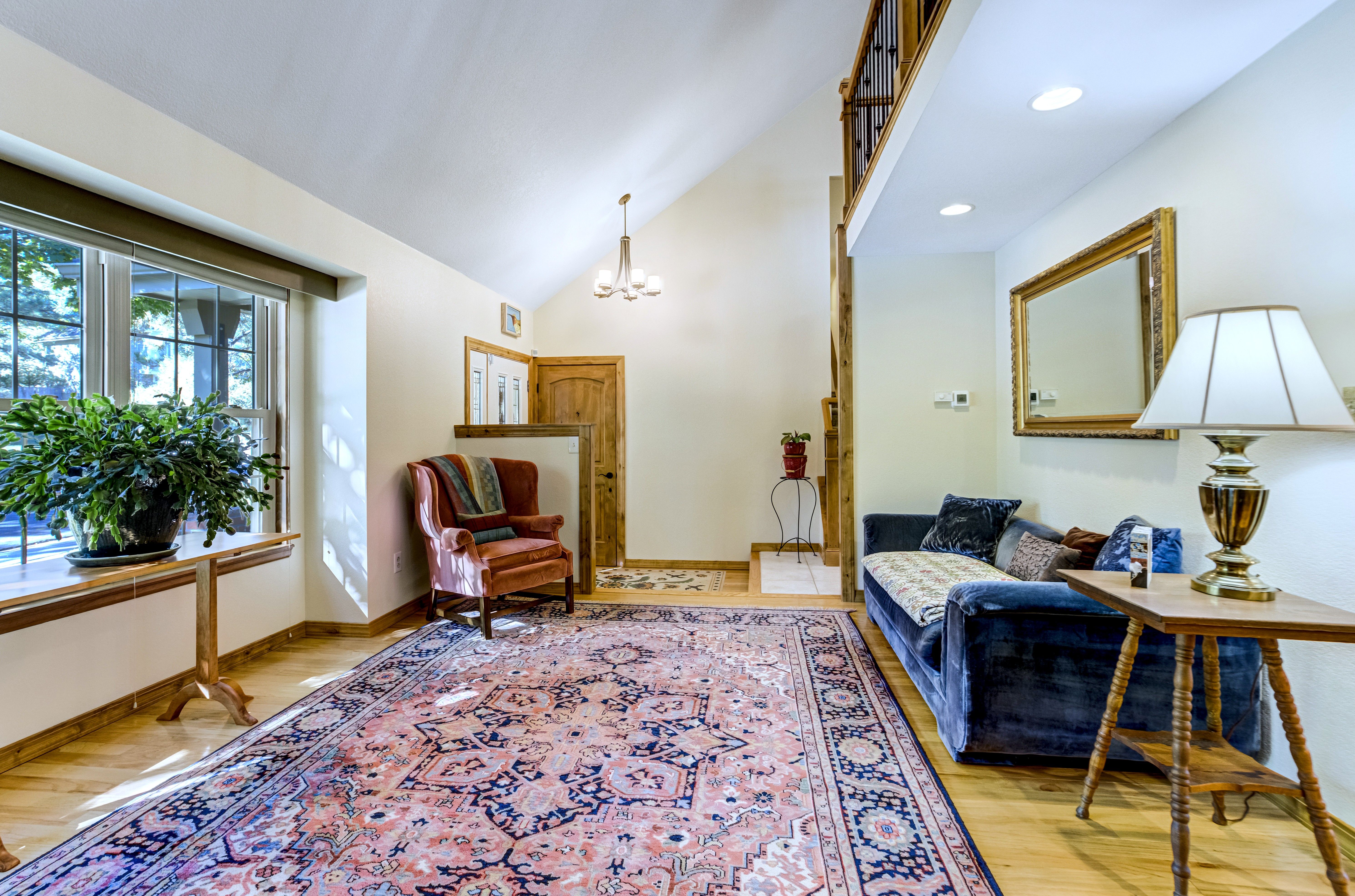  Impeccably Maintained Craftsman Retreat on a Quiet Cul-de-Sac - 物件實景