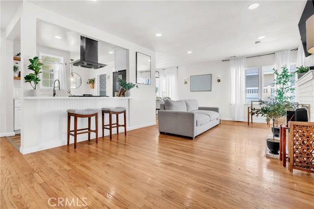 Downey, California, 90241, United States, 3 Bedrooms Bedrooms, ,2 BathroomsBathrooms,Residential,For Sale,1914661