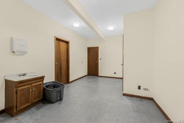 Yonkers, New York, 10703, United States, 5 Bedrooms Bedrooms, ,2 BathroomsBathrooms,Residential,For Sale,1993870