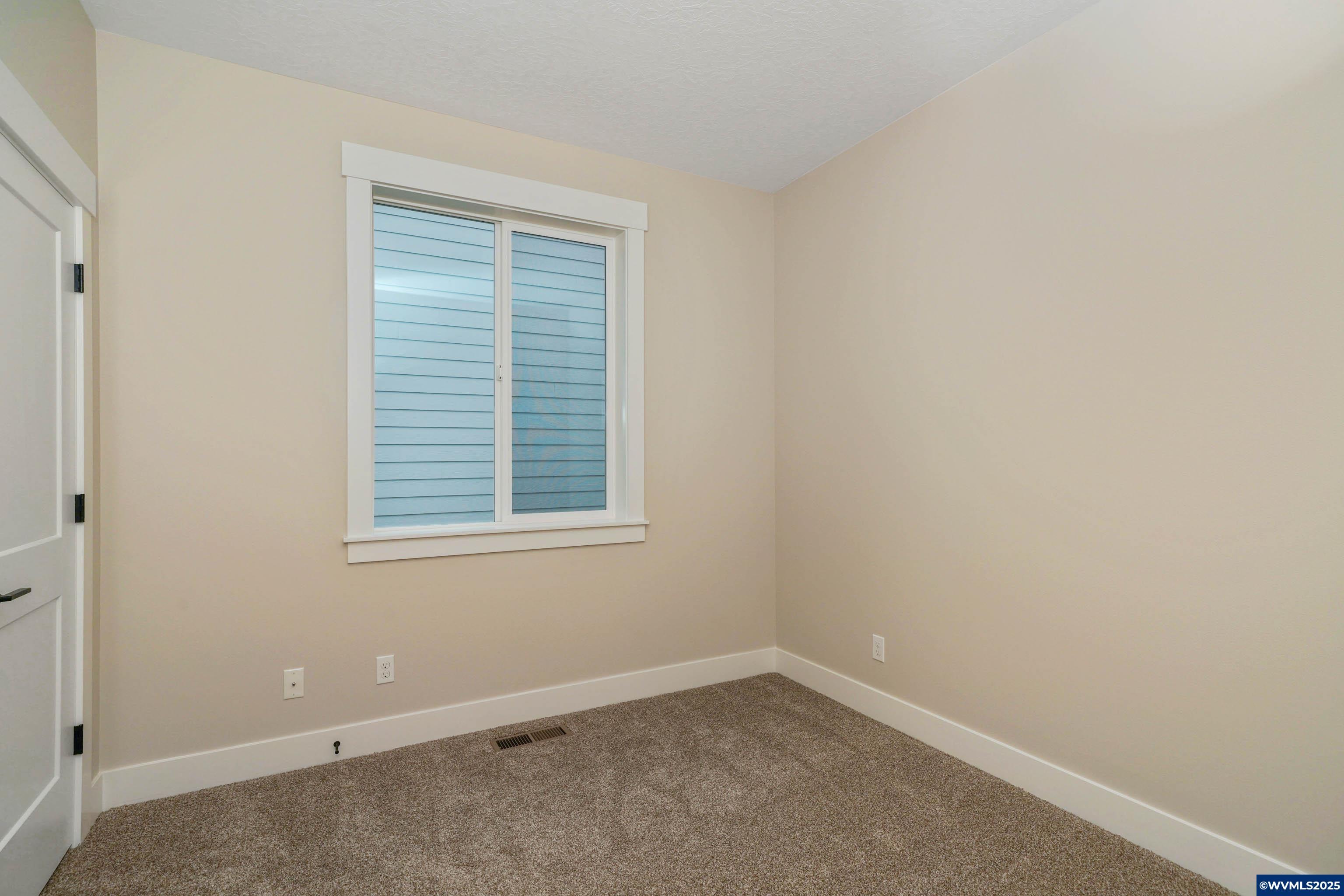 Salem, Oregon, 97306, United States, 3 Bedrooms Bedrooms, ,2 BathroomsBathrooms,Residential,For Sale,1856917