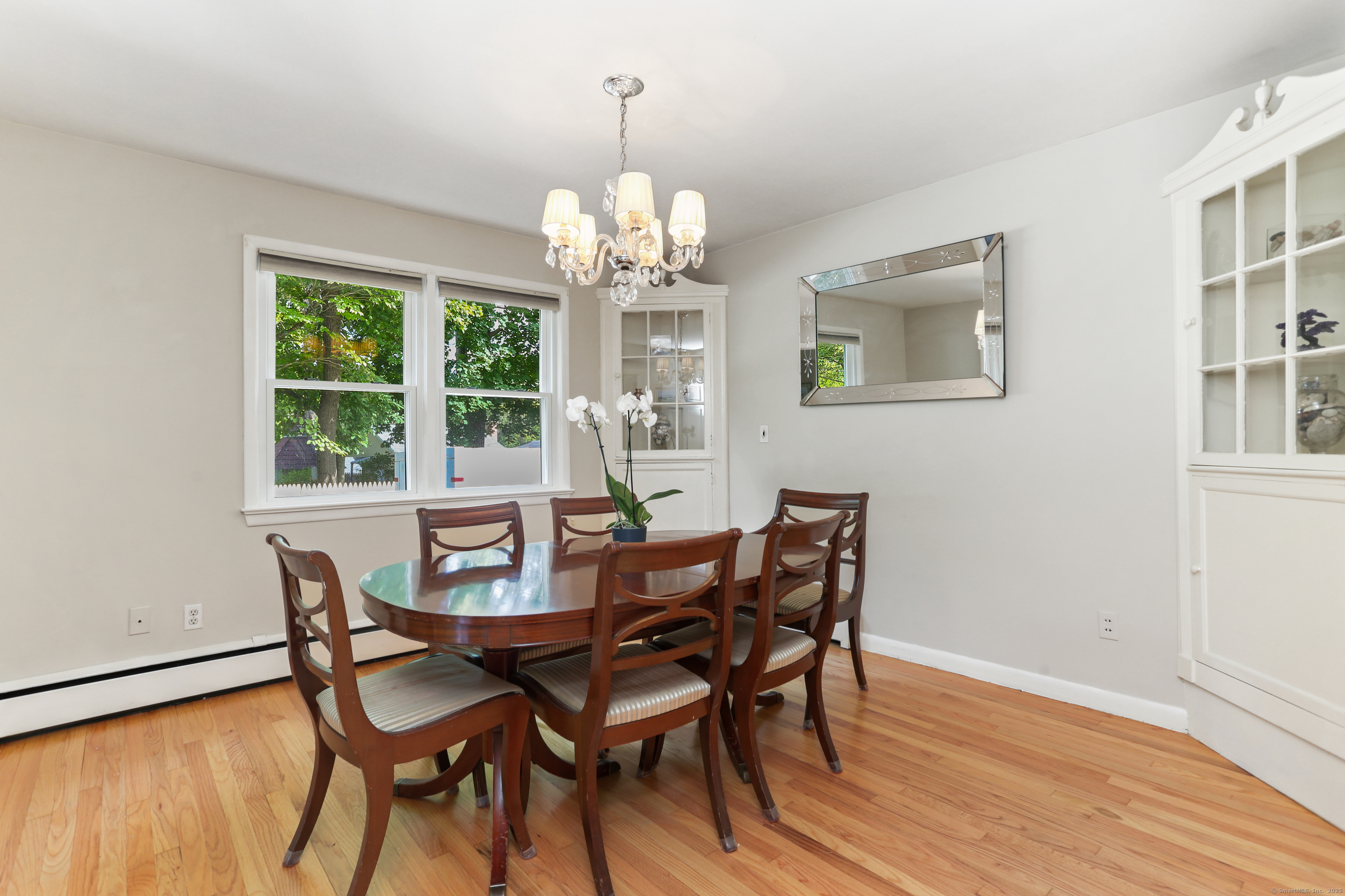 Norwalk, Connecticut, 06850, United States, 3 Bedrooms Bedrooms, ,2 BathroomsBathrooms,Residential,For Sale,1934607