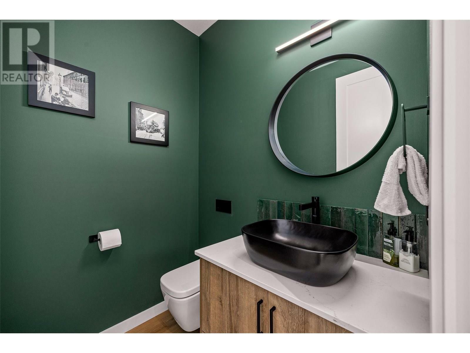 KELOWNA, British Columbia, V1V 0C9, CA, 5 Bedrooms Bedrooms, ,4 BathroomsBathrooms,Residential,For Sale,1875451