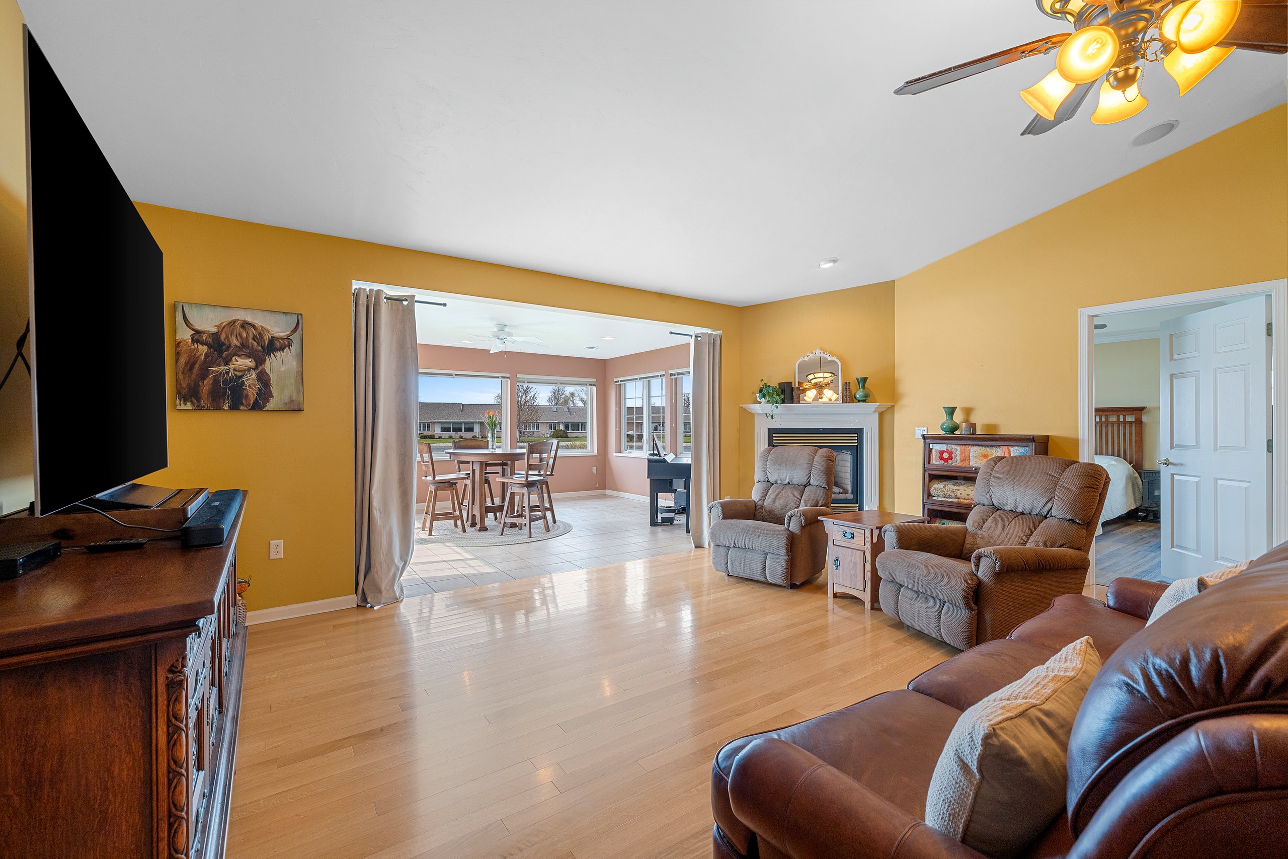  Waterfront Living at River Pines Condos - 物件實景