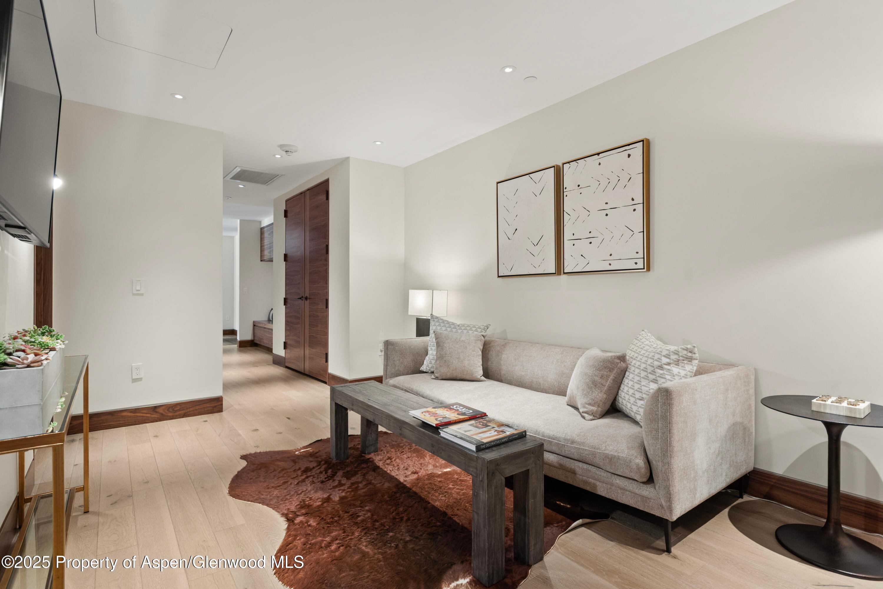 Snowmass Village, Colorado, 81615, United States, 4 Bedrooms Bedrooms, ,4 BathroomsBathrooms,Residential,For Sale,1846573