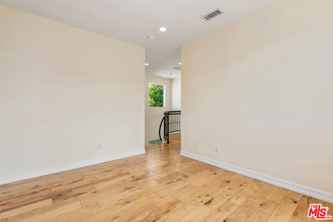 Los Angeles, California, 90025, United States, 6 Bedrooms Bedrooms, ,Residential,For Sale,1932013