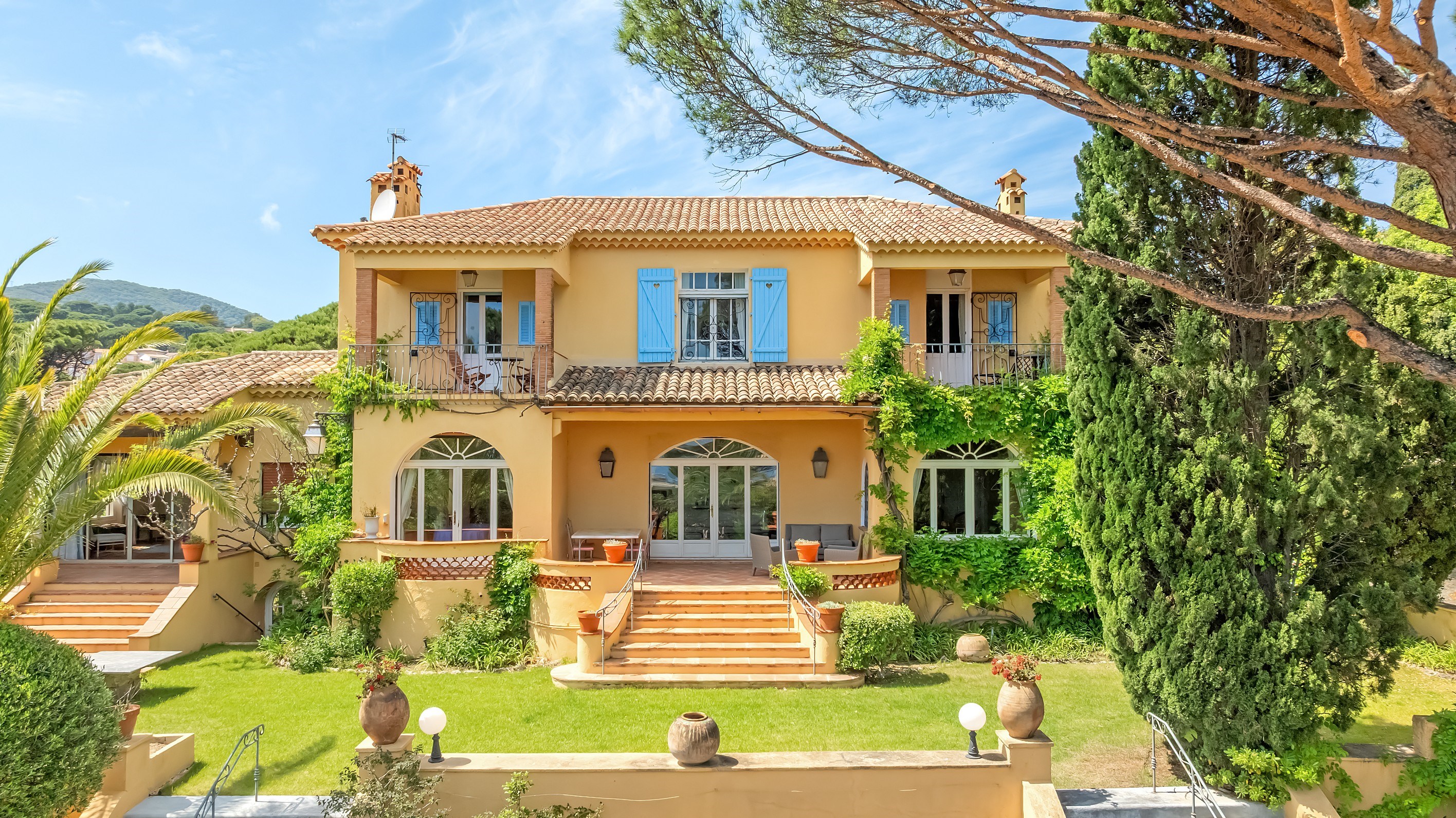 Exclusive Côte d’Azur villa for sale in Sainte-Maxime, prime location near sea … - 物件實景