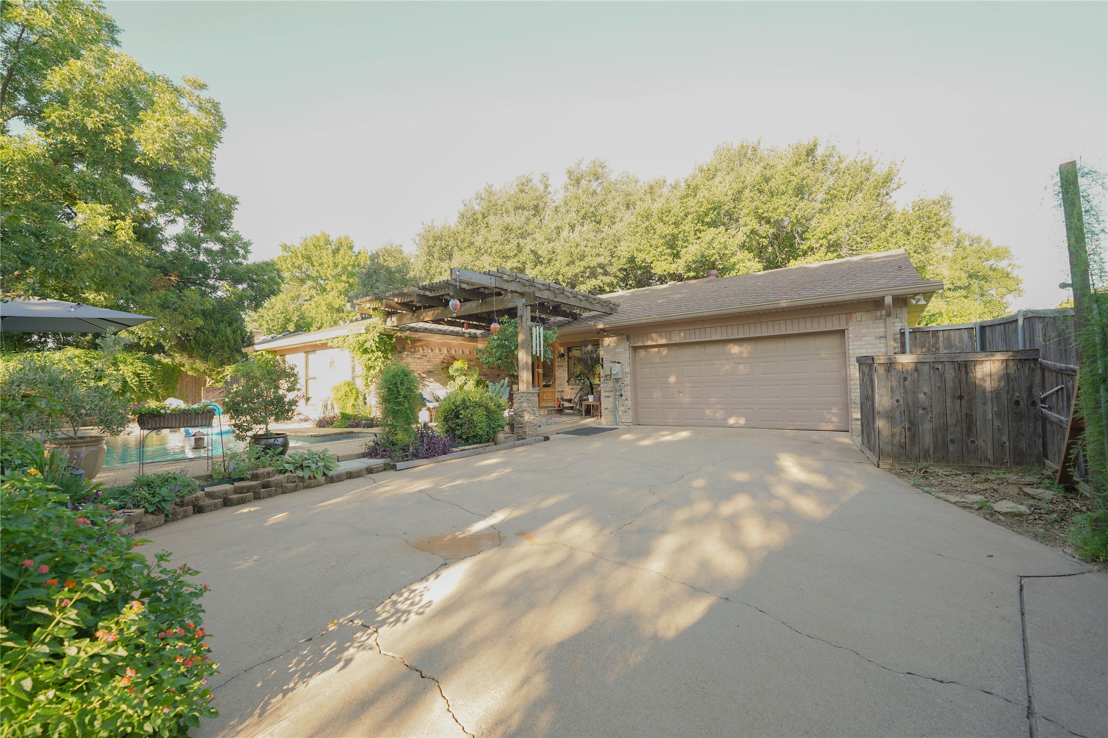 Fort Worth, Texas, 76116, United States, 4 Bedrooms Bedrooms, ,3 BathroomsBathrooms,Residential,For Sale,1901909