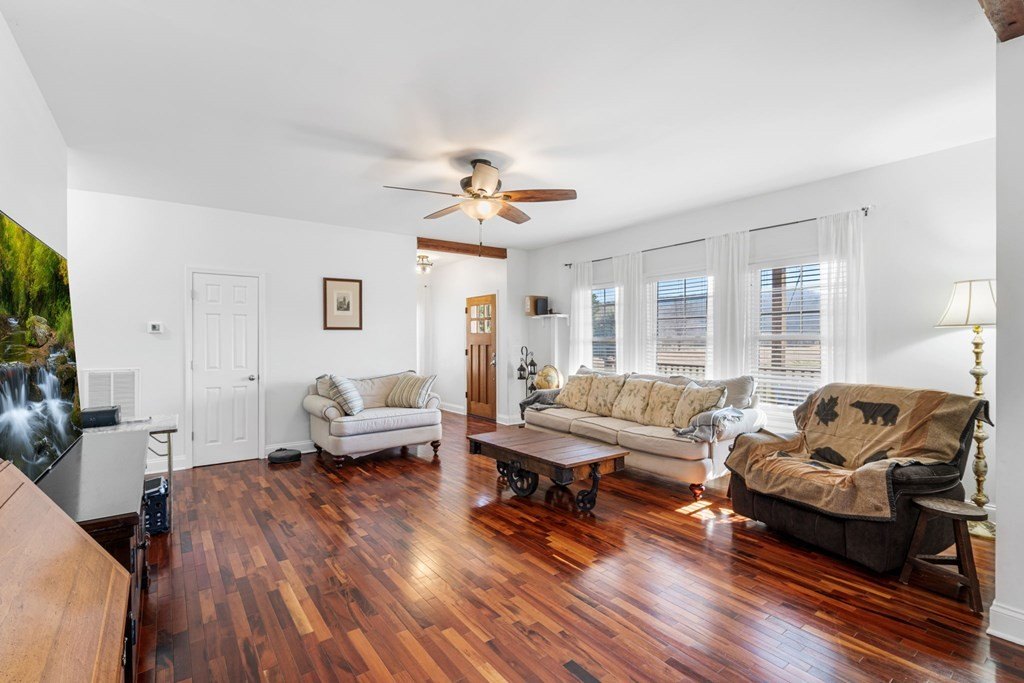 Hayesville, North Carolina, 28904, United States, 3 Bedrooms Bedrooms, ,3 BathroomsBathrooms,Residential,For Sale,2005507