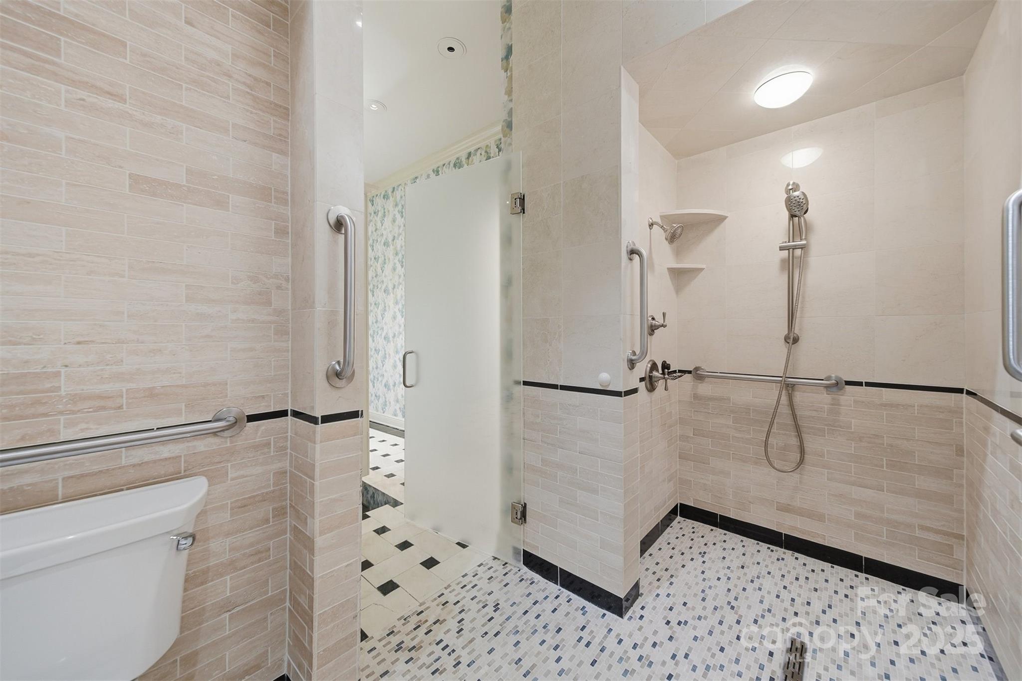 Conover, North Carolina, 28613, United States, 6 Bedrooms Bedrooms, ,7 BathroomsBathrooms,Residential,For Sale,1991981