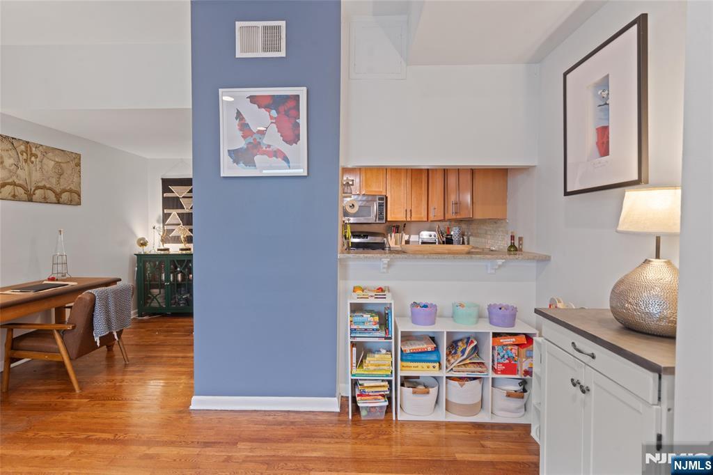 Jersey City, New Jersey, 07302, United States, 2 Bedrooms Bedrooms, ,2 BathroomsBathrooms,Residential,For Sale,1927201