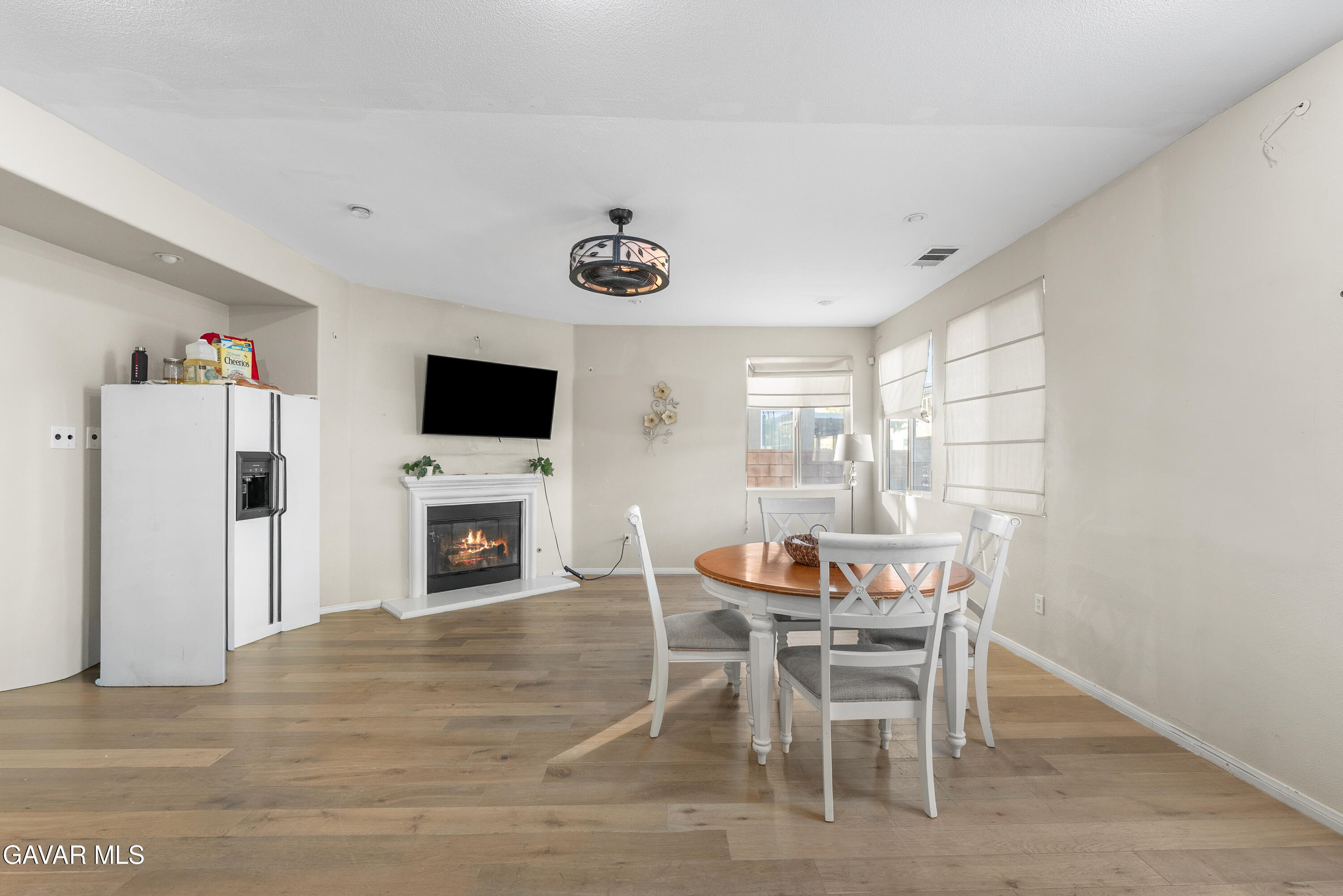 Lancaster, California, 93536, United States, 5 Bedrooms Bedrooms, ,3 BathroomsBathrooms,Residential,For Sale,1996467