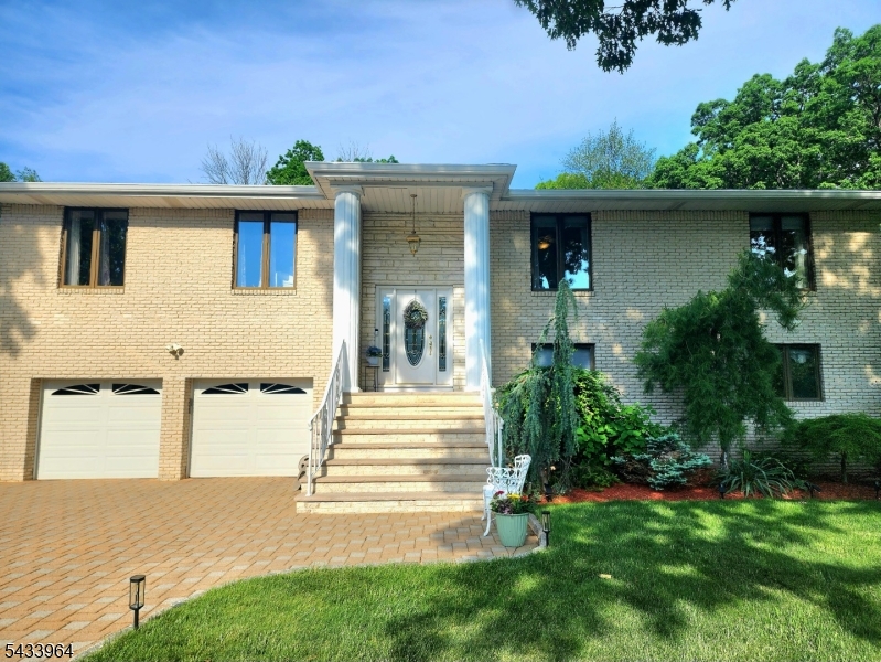 Montville Twp., New Jersey, 07082-1432, United States, 5 Bedrooms Bedrooms, ,3 BathroomsBathrooms,Residential,For Sale,2048009