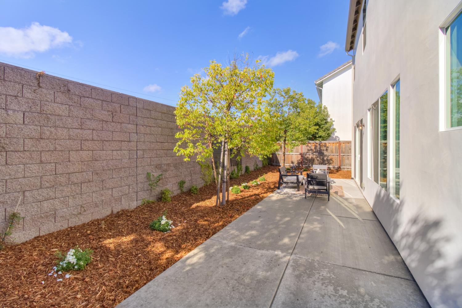 Sacramento, California, 95818, United States, 3 Bedrooms Bedrooms, ,3 BathroomsBathrooms,Residential,For Sale,1993091