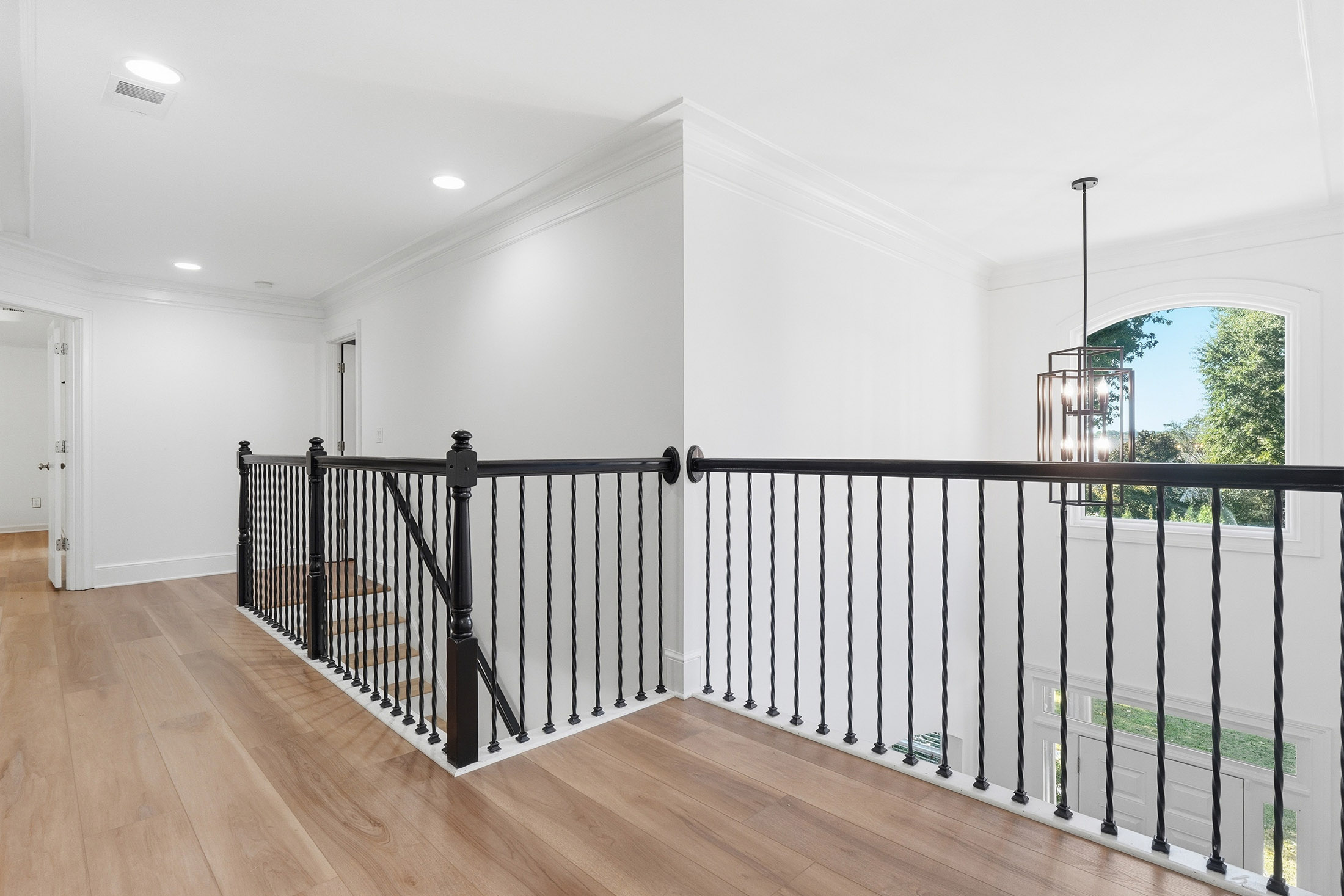  Beautifully Appointed Home in Sought-After Woodmont - 物件實景