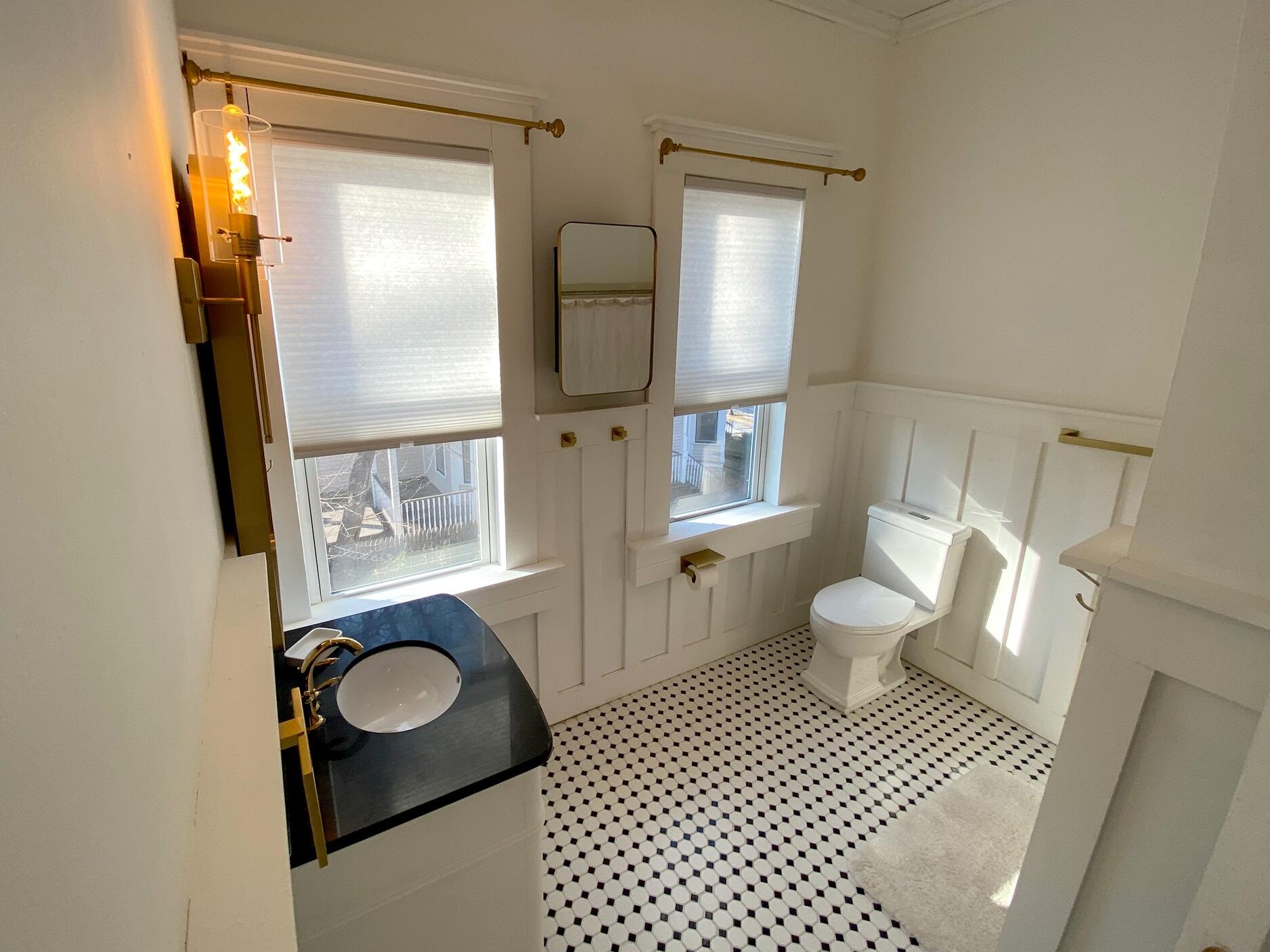 La Crosse, Wisconsin, 54601, United States, 6 Bedrooms Bedrooms, ,5 BathroomsBathrooms,Residential,For Sale,2018389