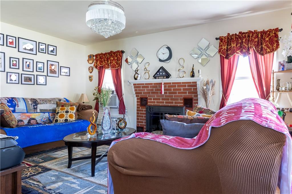Warwick, Rhode Island, 02886, United States, 4 Bedrooms Bedrooms, ,1 BathroomBathrooms,Residential,For Sale,1943403