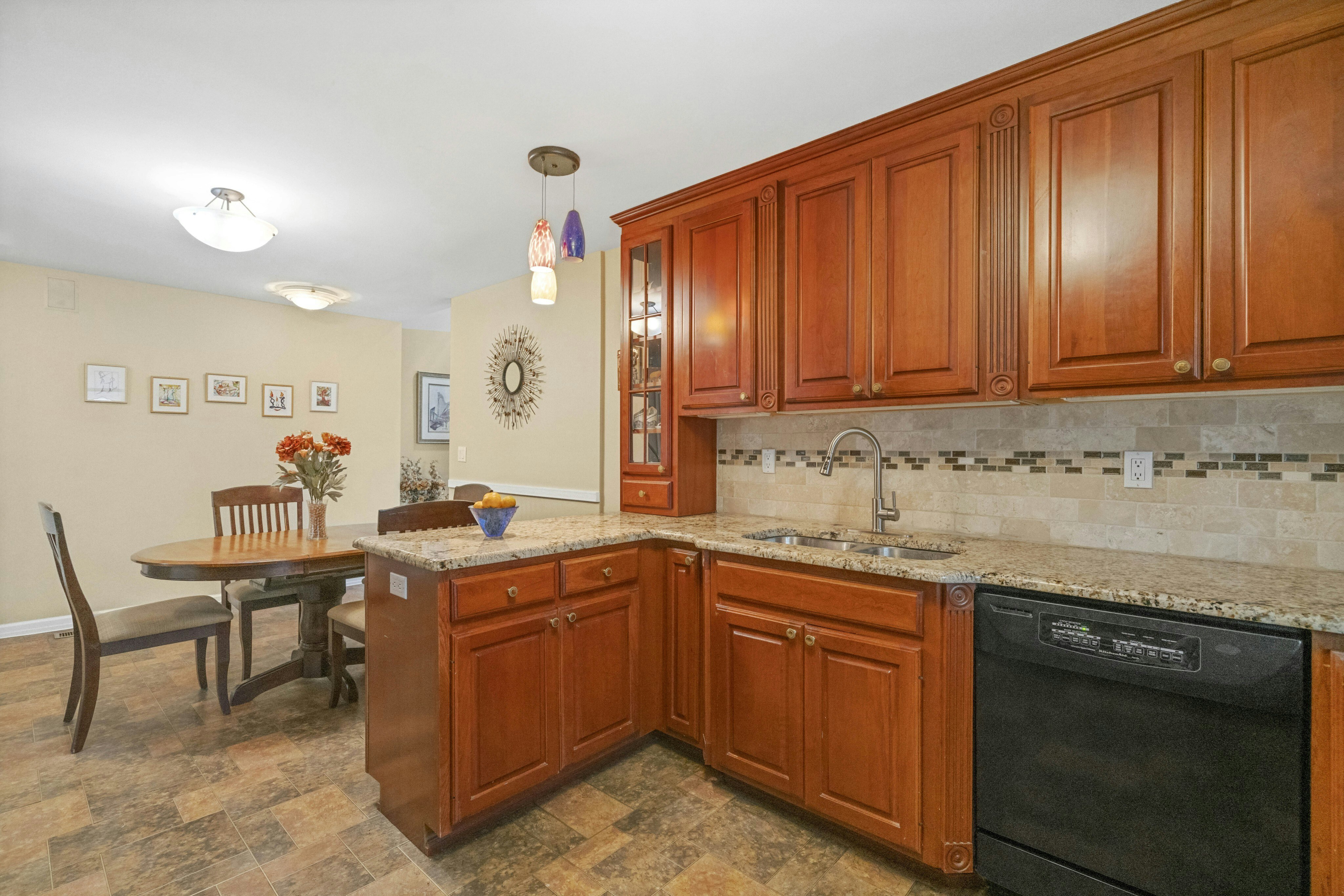  805 Washburn Street, Teaneck, NJ 07666 - 物件實景