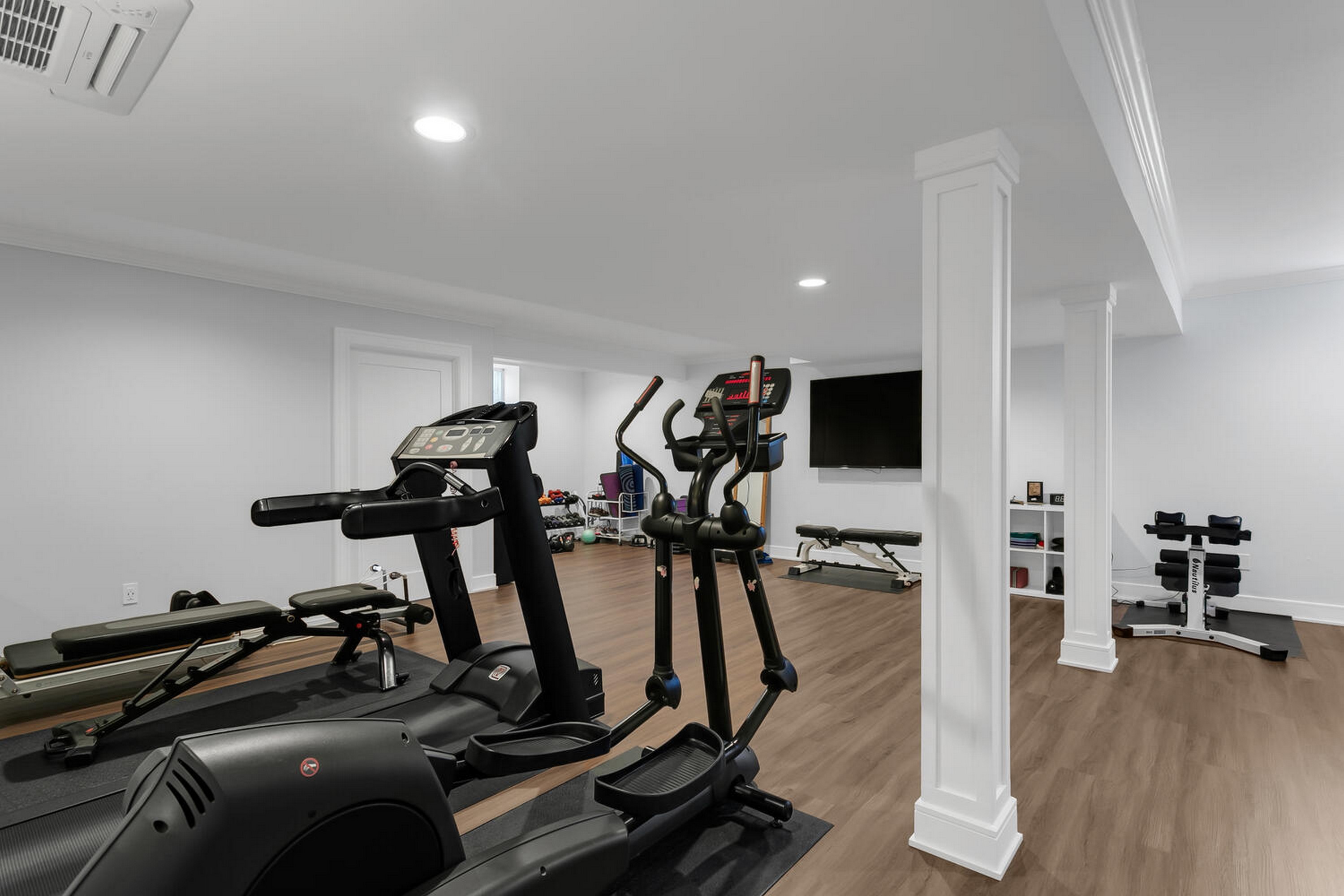  3 Bretwood Dr N - 物件實景