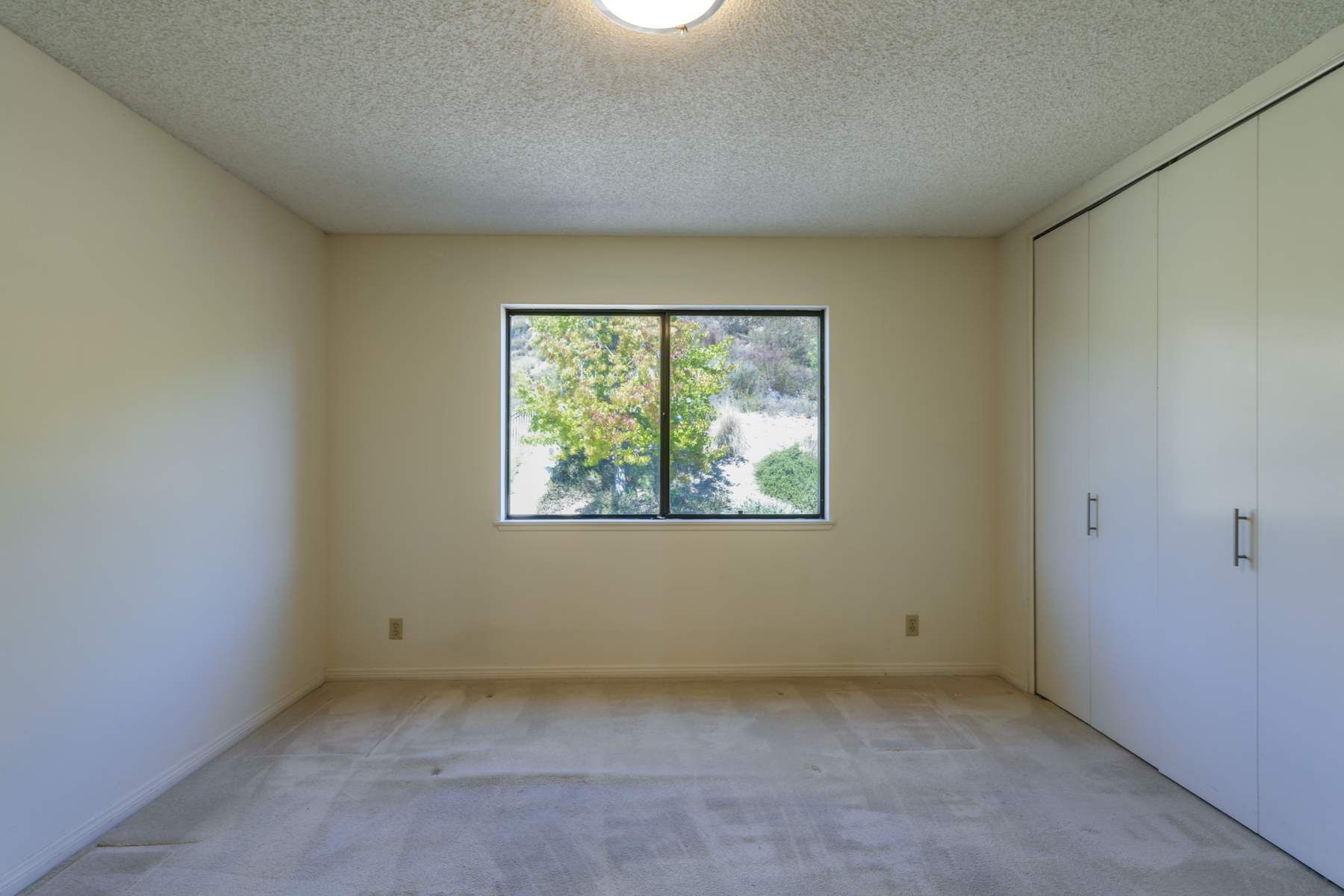  2440 Flintridge Drive - 物件實景