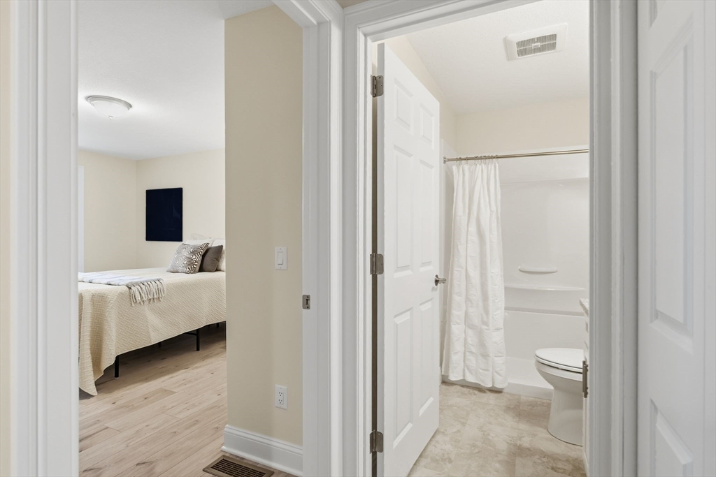 Wilbraham, Massachusetts, 01095, United States, 2 Bedrooms Bedrooms, ,2 BathroomsBathrooms,Residential,For Sale,1987611