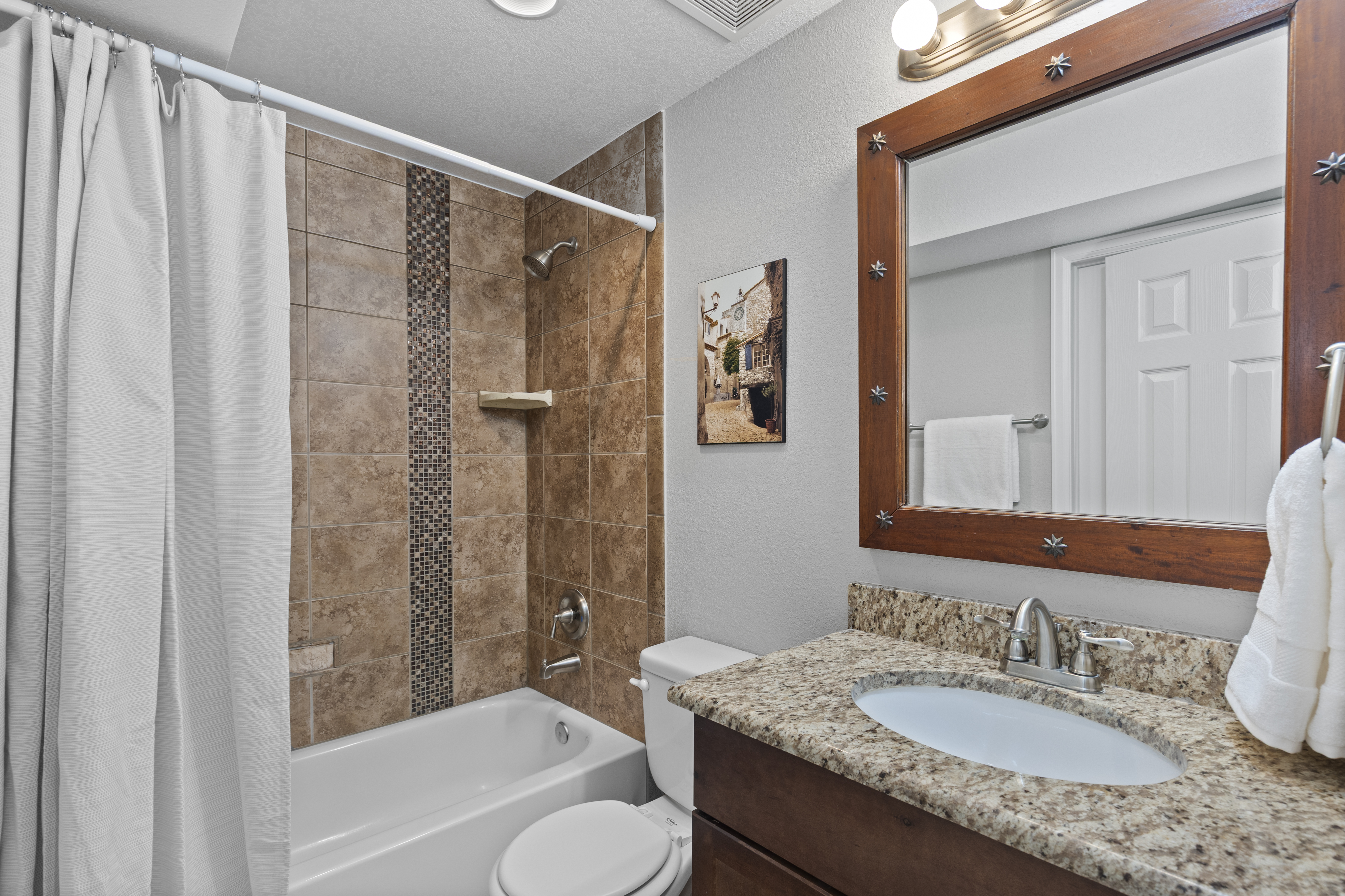  PRIME LOWRY LOCATION  UPDATED & METICULOUSLY MAINTAINED - 物件實景