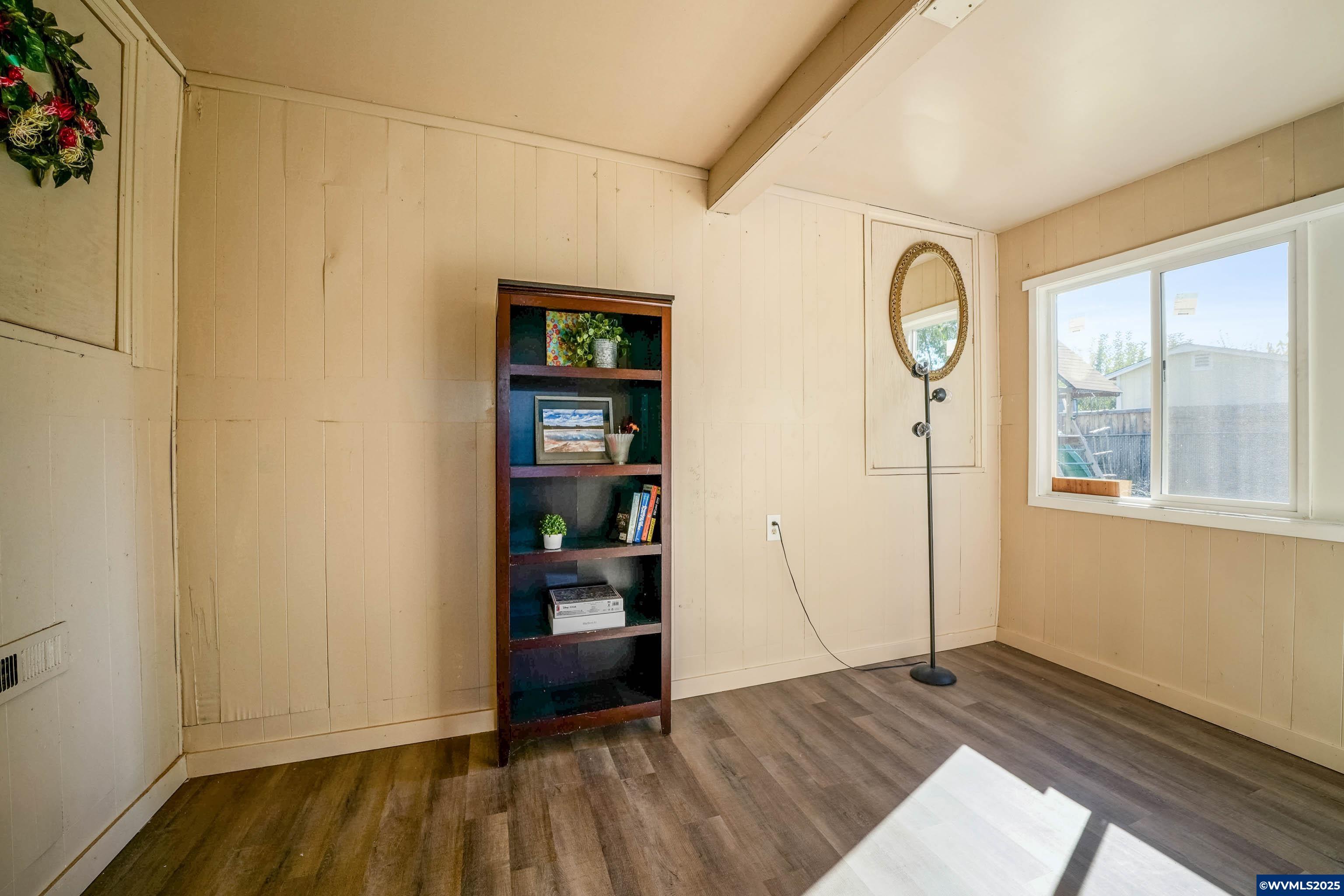 Salem, Oregon, 97301, United States, 5 Bedrooms Bedrooms, ,3 BathroomsBathrooms,Residential,For Sale,1965364