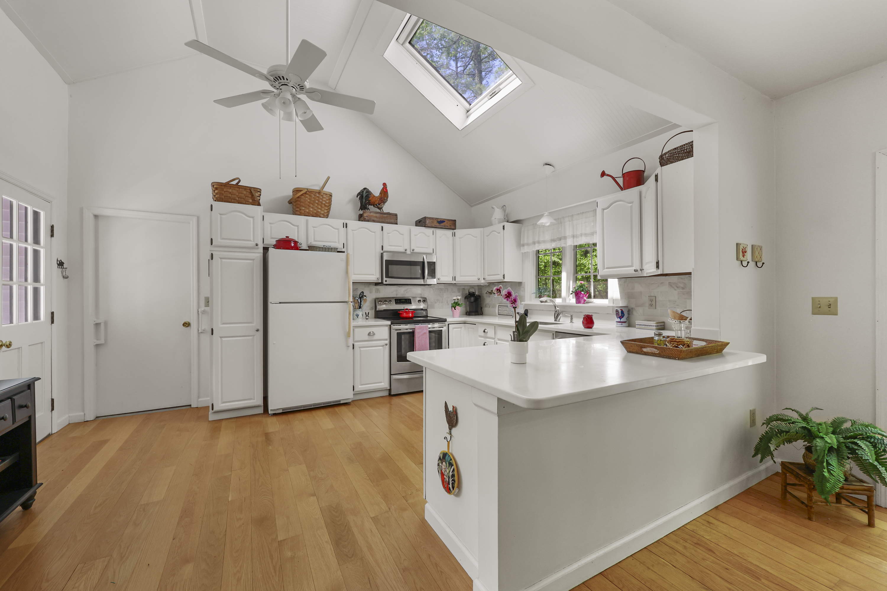  MODERN COMFORT MEETS TIMELESS NEW ENGLAND FARMHOUSE CHARM - 物件實景