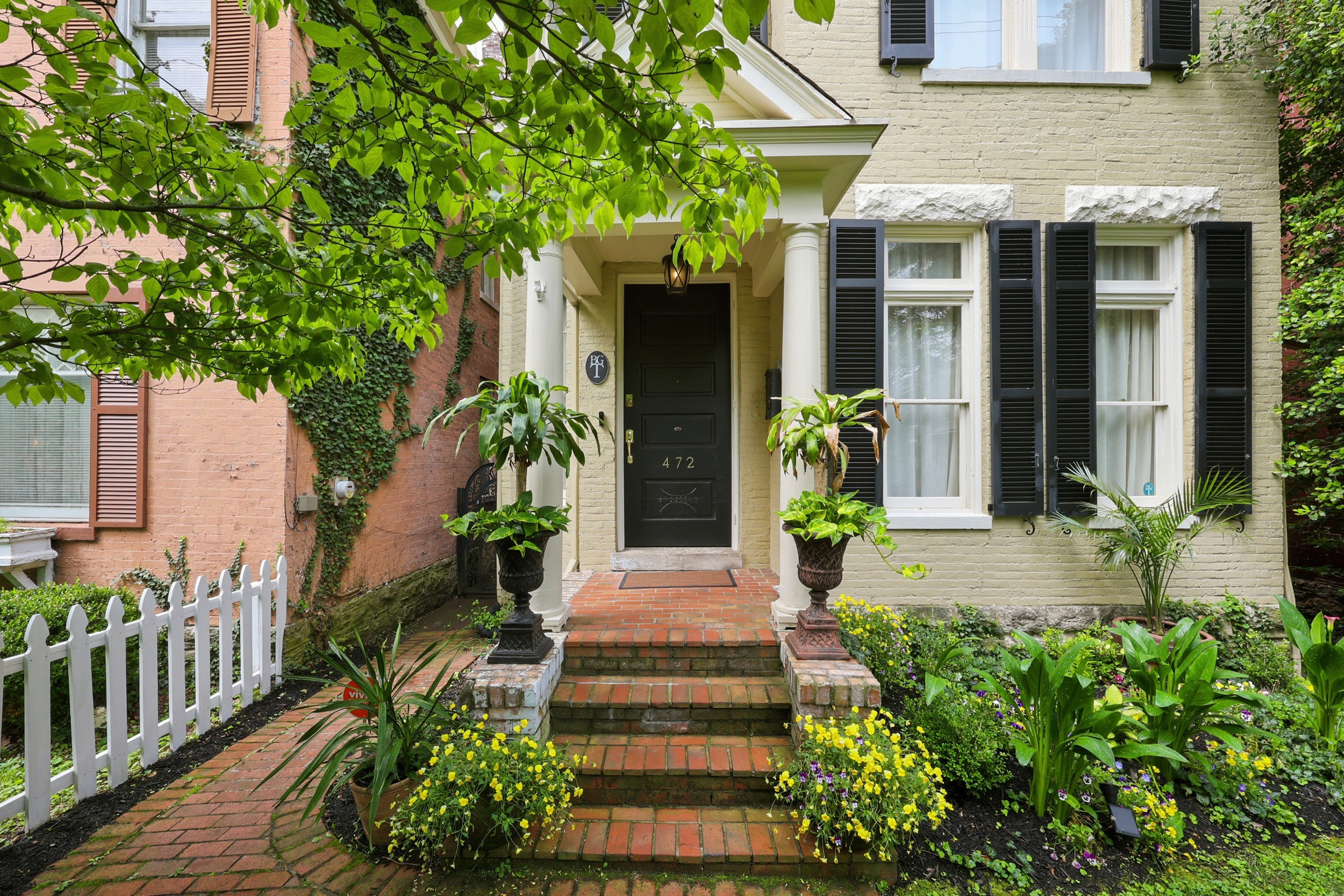  472 W Second Street - 物件實景